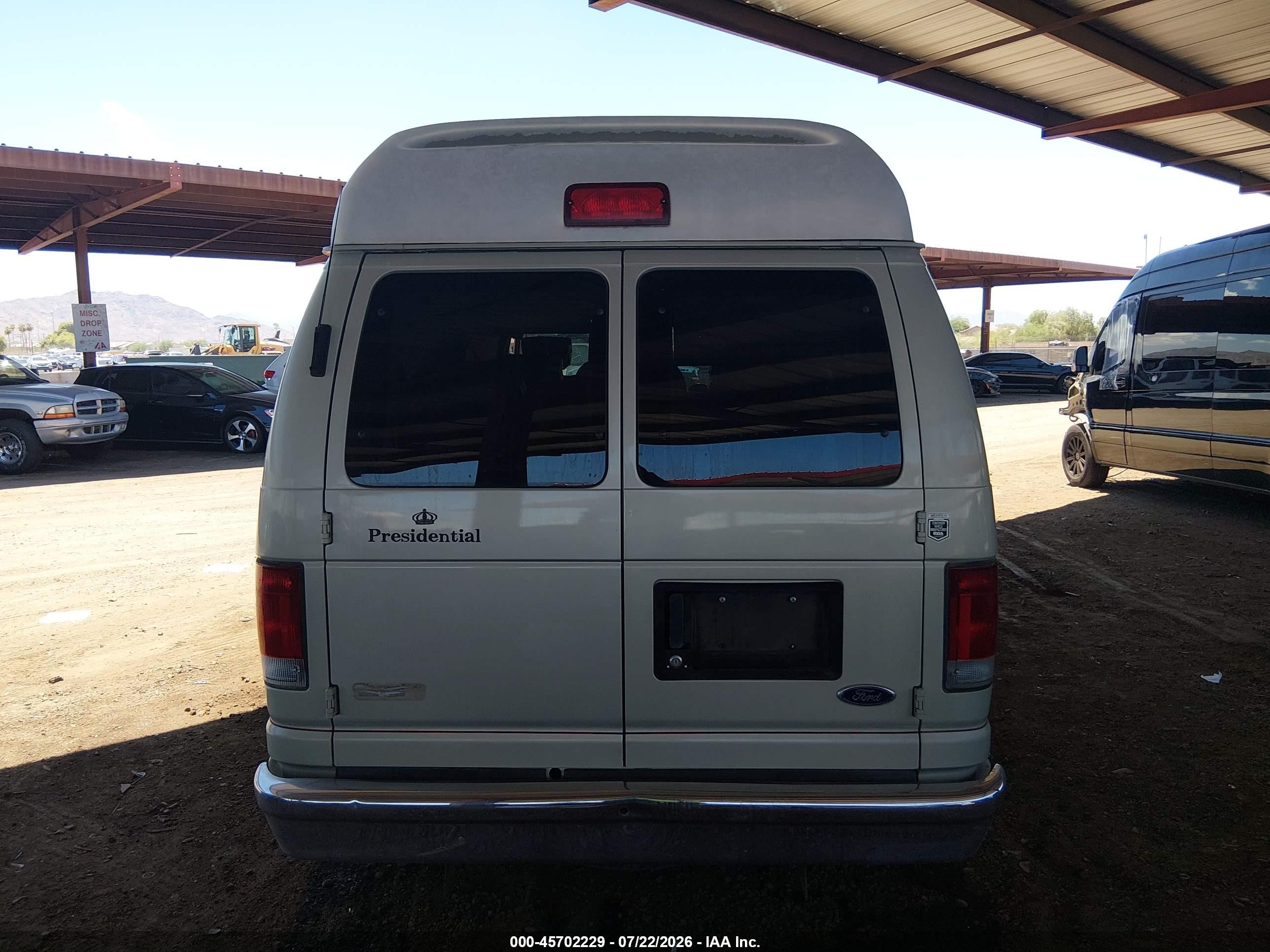 2005 Ford E-150 Recreational Champagne vin: 1FDRE14LX5HB13400