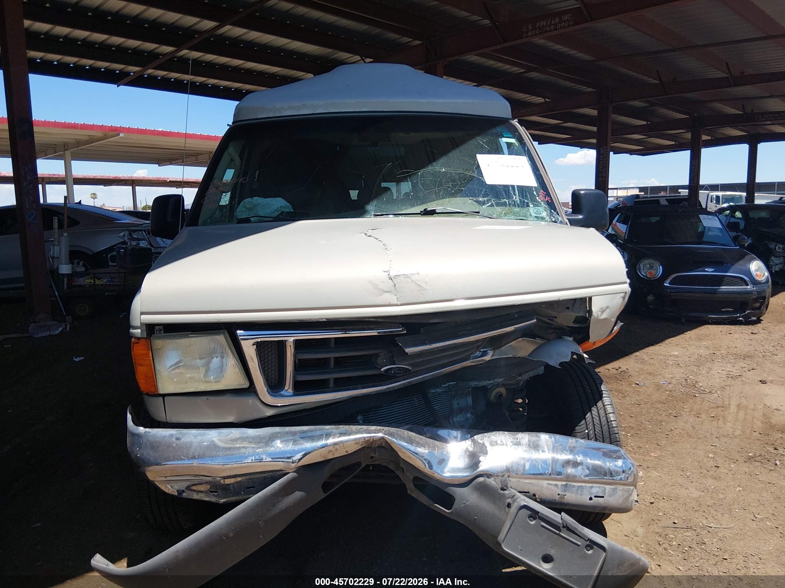 2005 Ford E-150 Recreational Champagne vin: 1FDRE14LX5HB13400