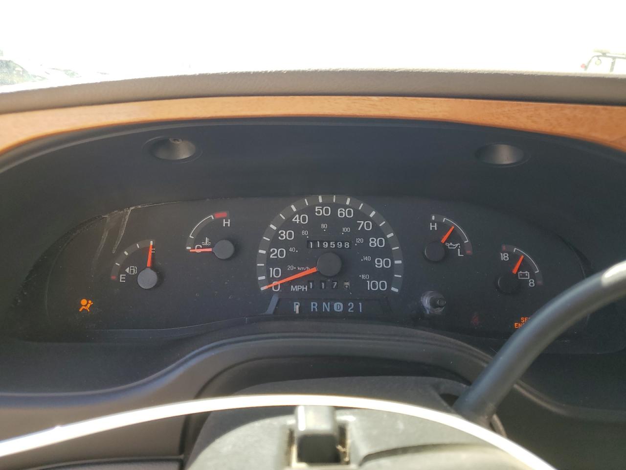 2000 Ford Econoline E150 Van Tan vin: 1FDRE14LXYHA20588