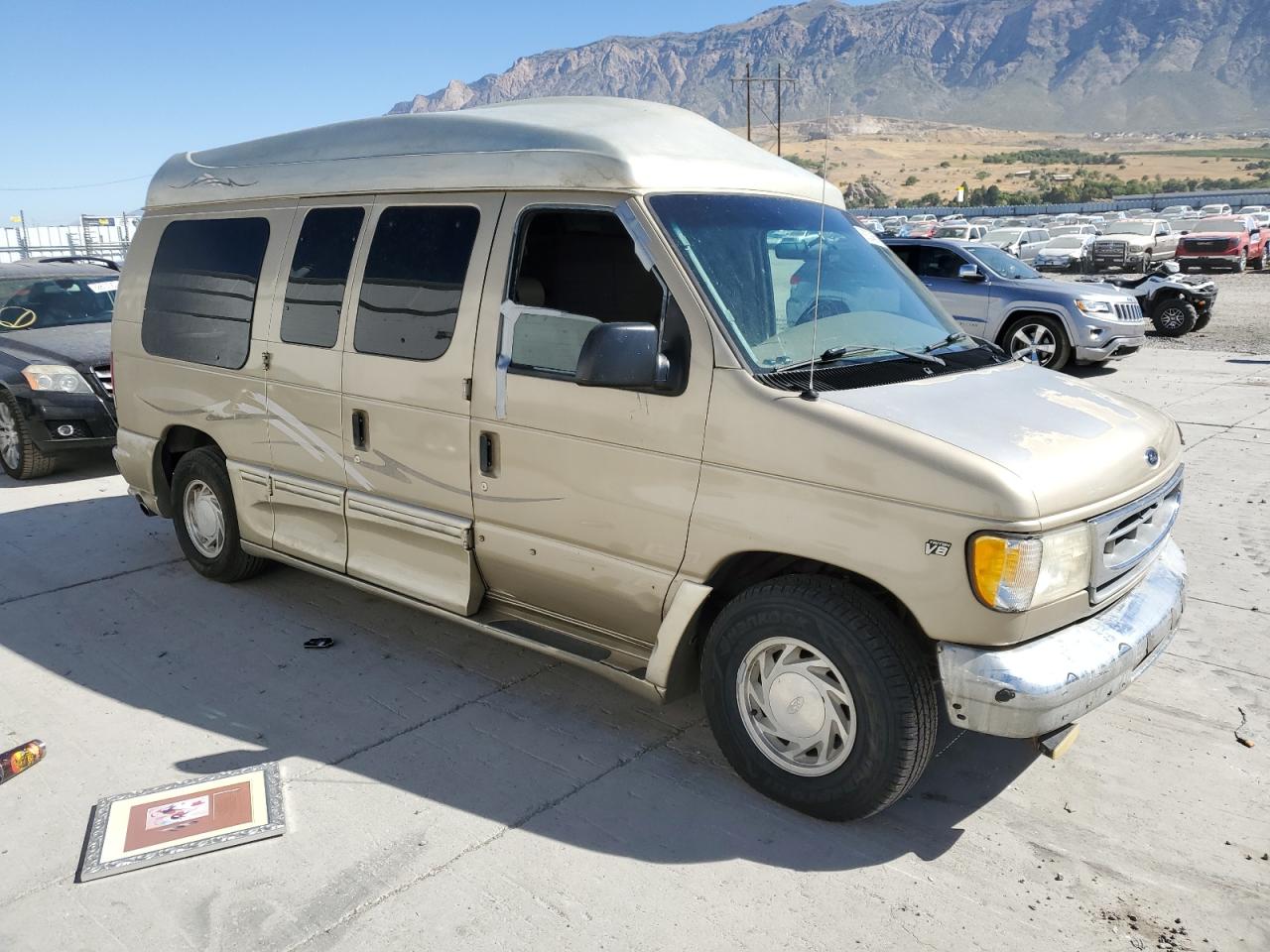 2000 Ford Econoline E150 Van Tan vin: 1FDRE14LXYHA20588