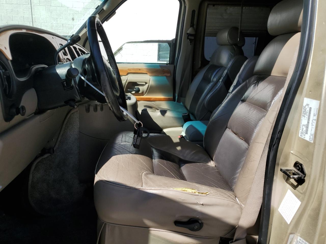 2000 Ford Econoline E150 Van Tan vin: 1FDRE14LXYHA20588