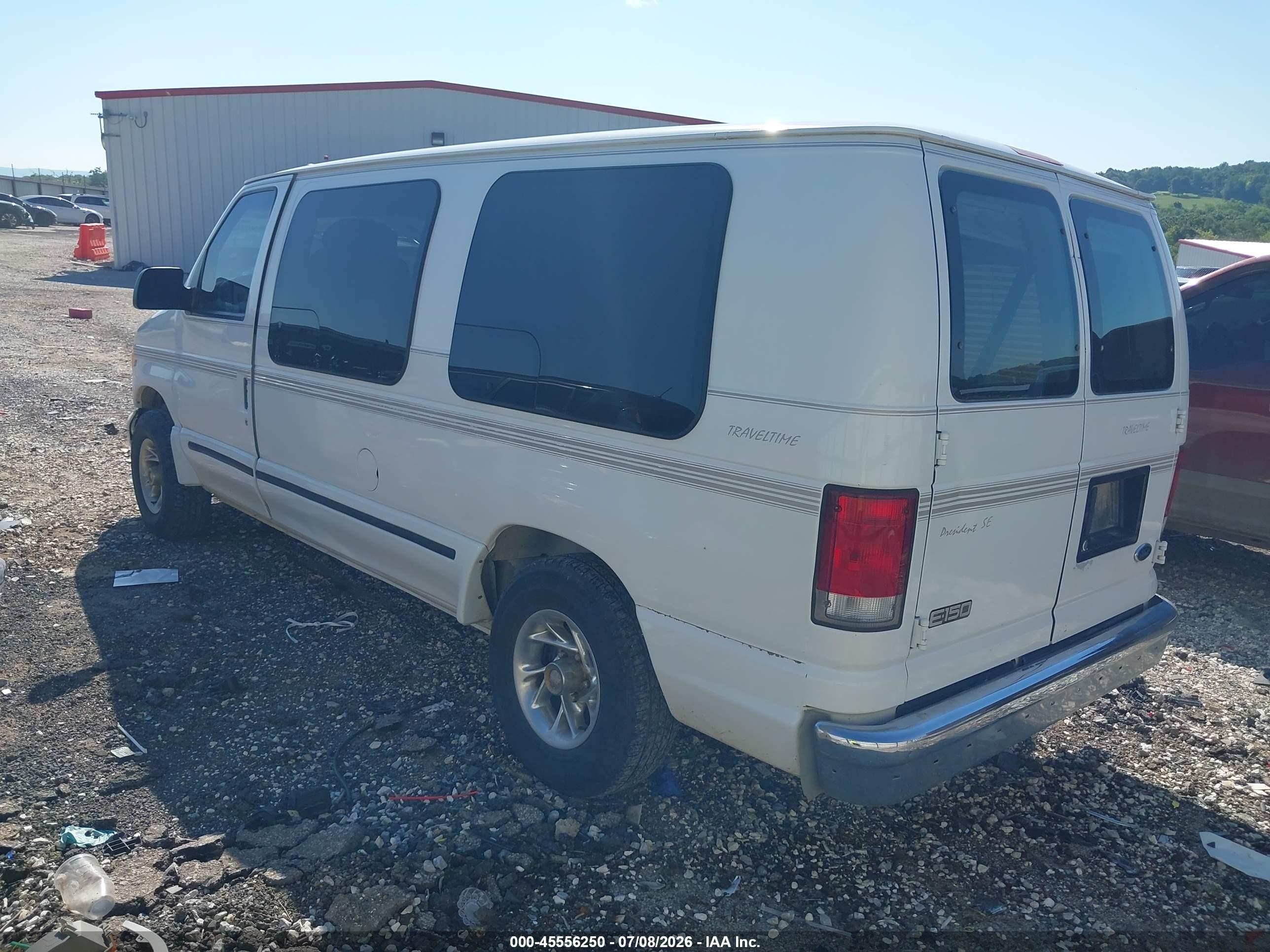 2000 Ford E-150 Recreational White vin: 1FDRE14LXYHA72951
