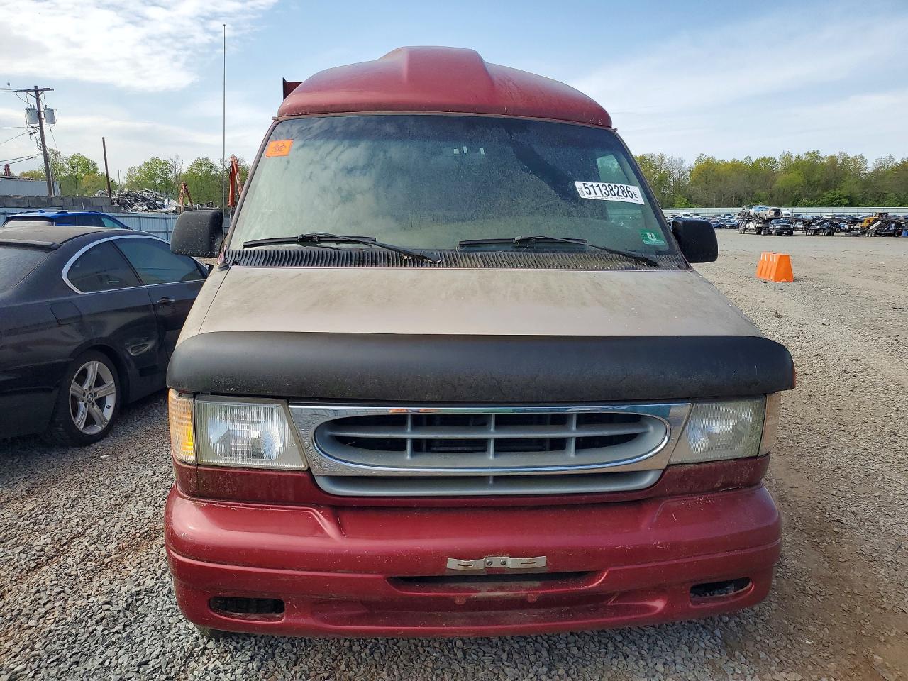 1999 Ford Econoline E150 Van Maroon vin: 1FDRE14W0XHB73084