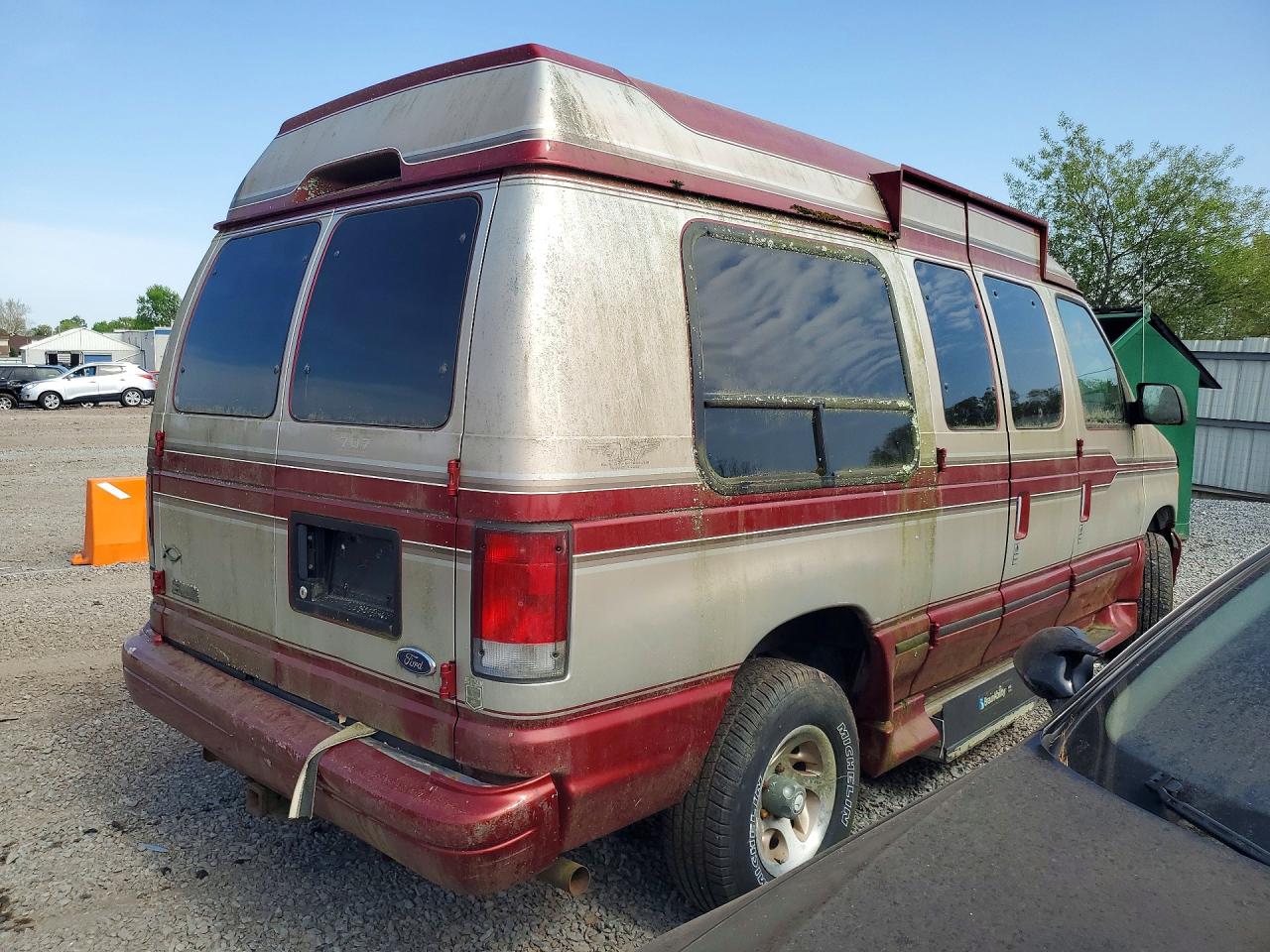 1999 Ford Econoline E150 Van Maroon vin: 1FDRE14W0XHB73084