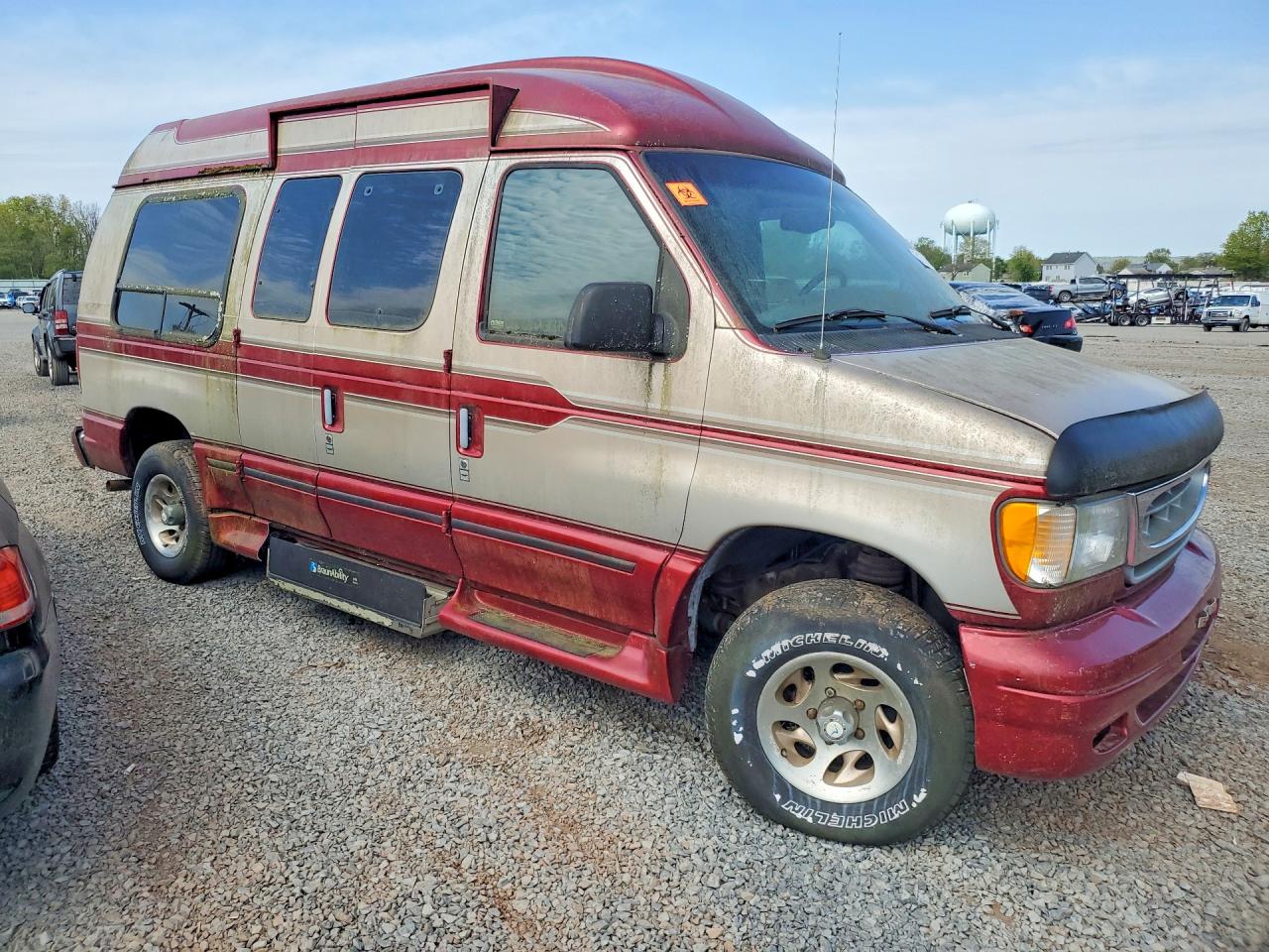 1999 Ford Econoline E150 Van Maroon vin: 1FDRE14W0XHB73084