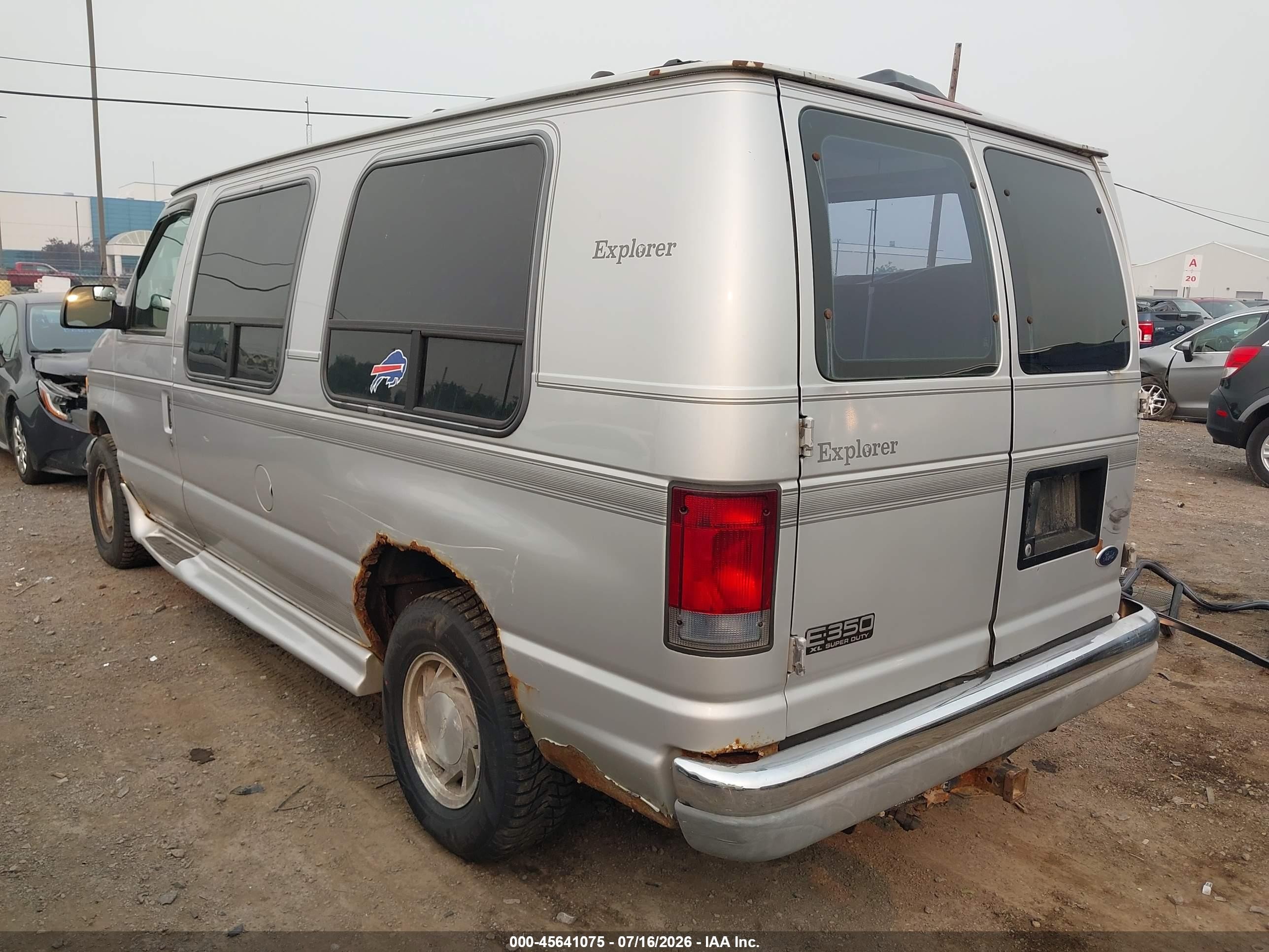 2001 Ford E-150 Recreational Silver vin: 1FDRE14W11HB75448