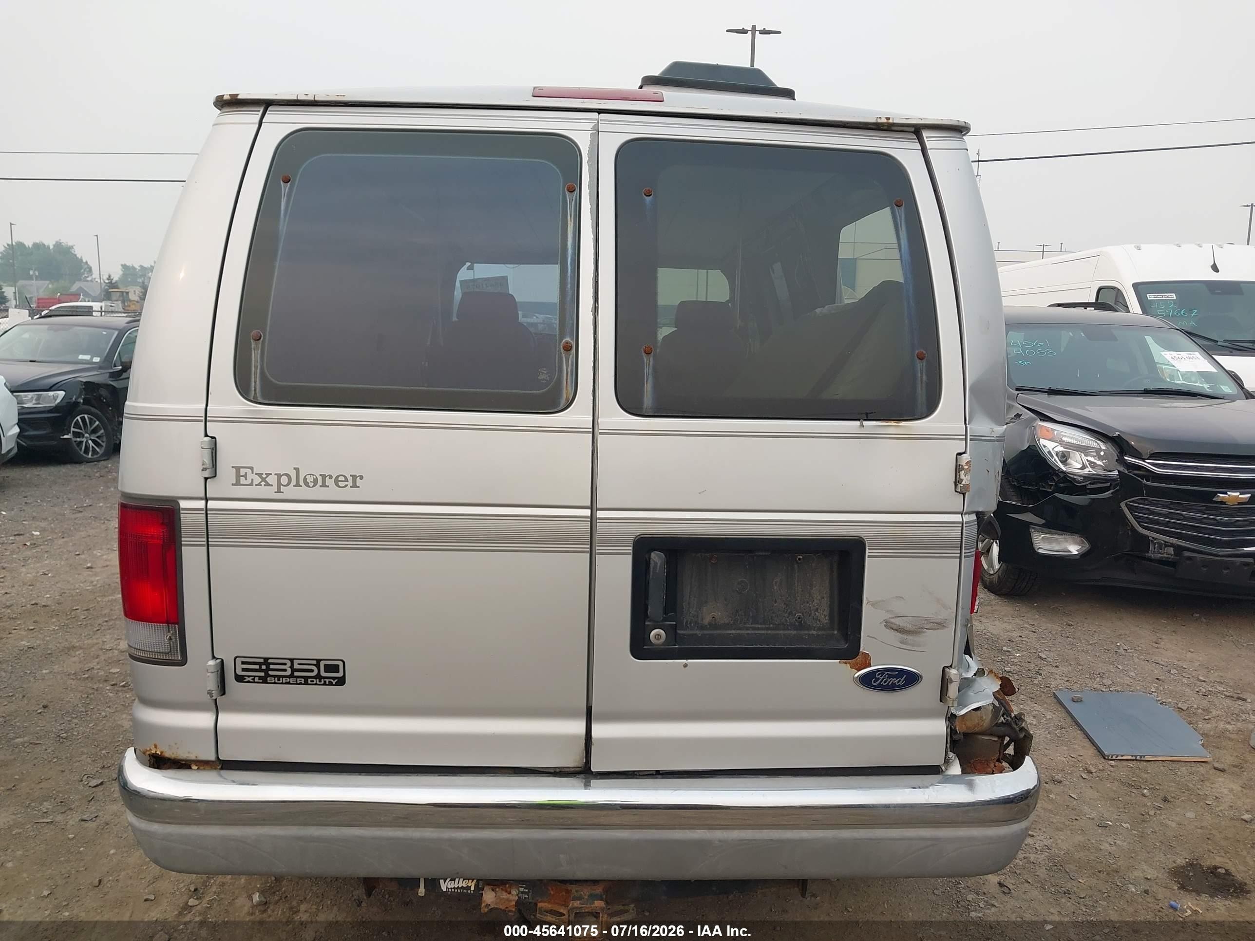 2001 Ford E-150 Recreational Silver vin: 1FDRE14W11HB75448