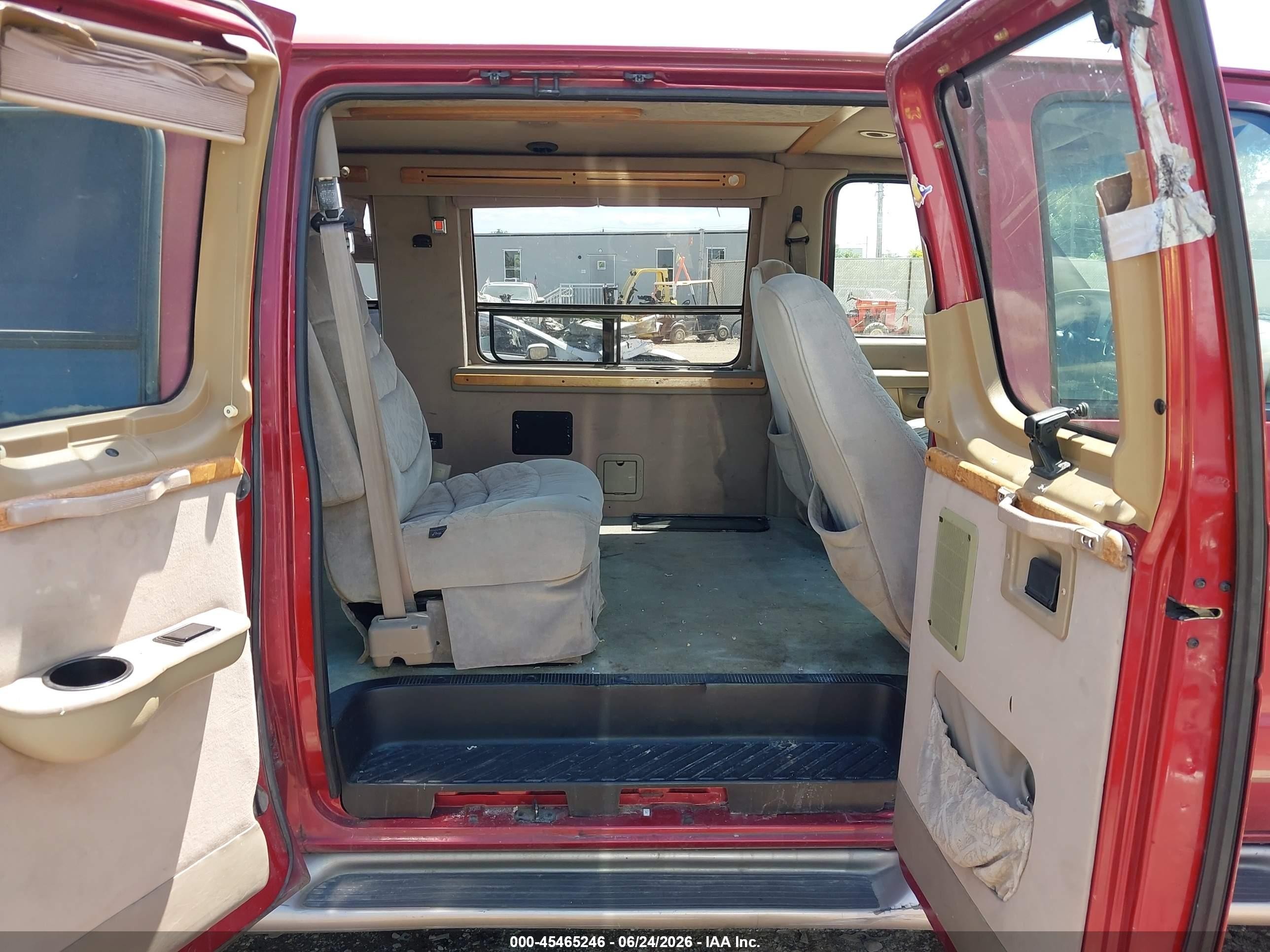 2002 Ford E-150 Commercial/recreational Red vin: 1FDRE14W12HB09676