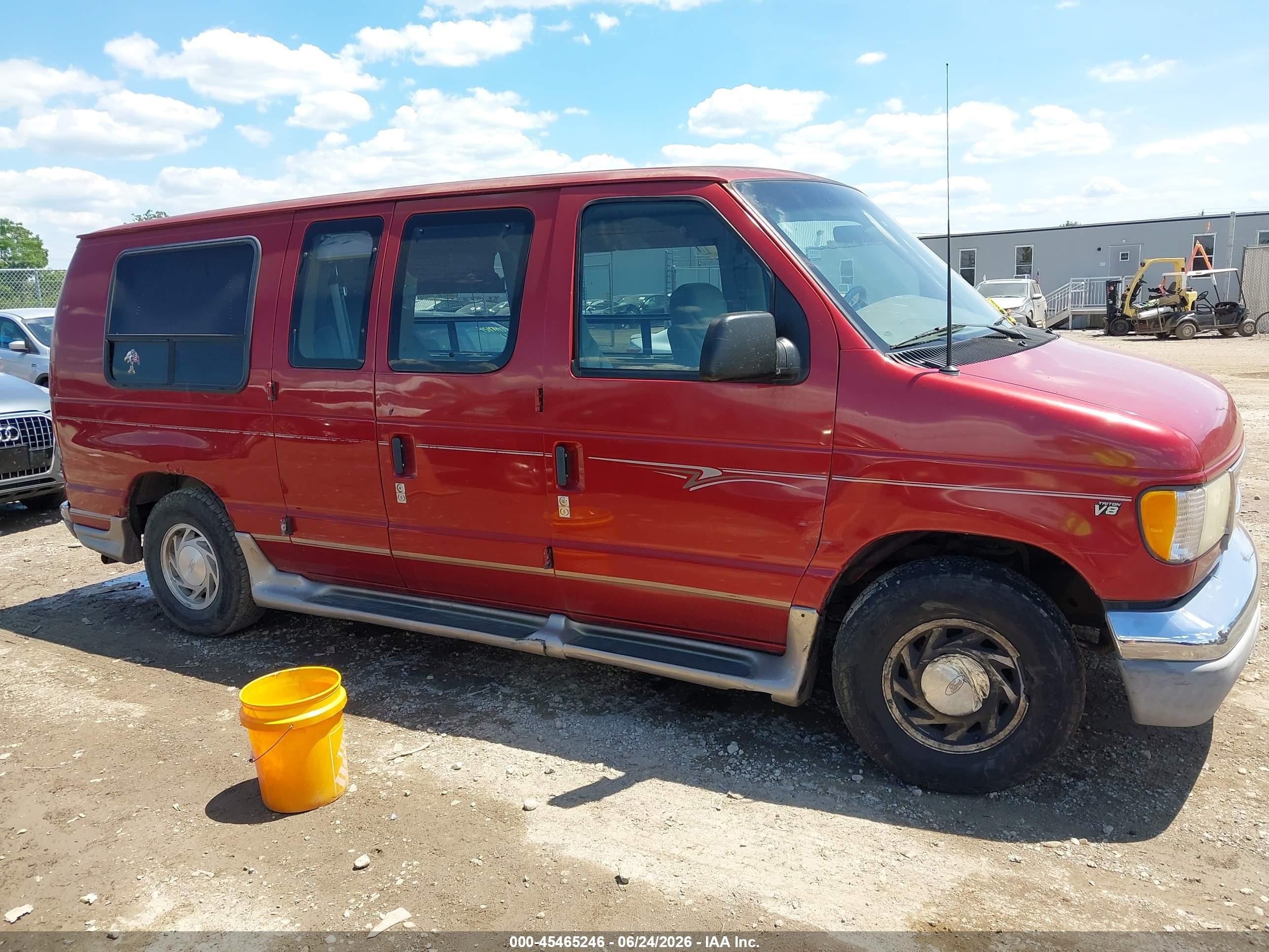 2002 Ford E-150 Commercial/recreational Red vin: 1FDRE14W12HB09676