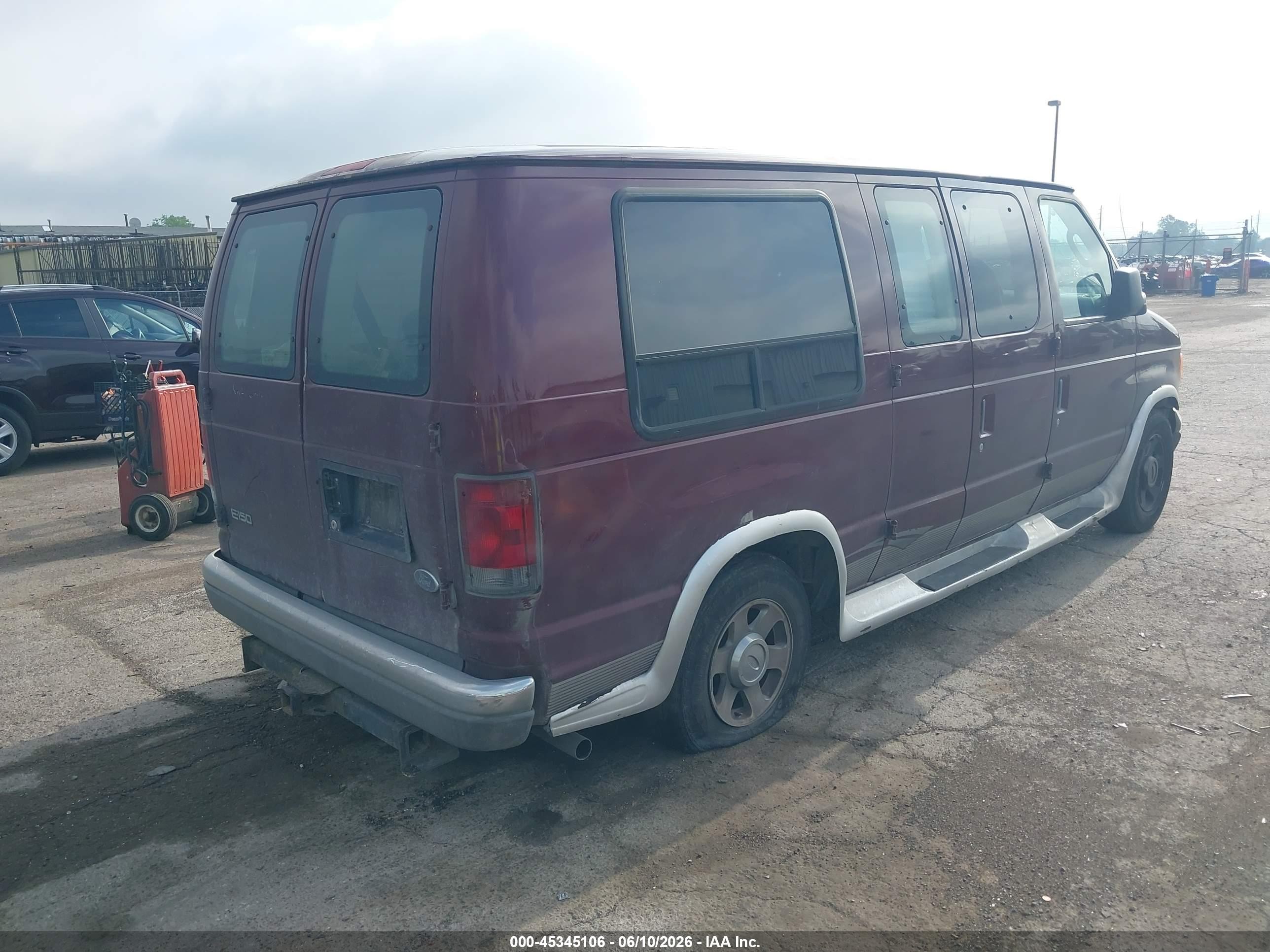 2004 Ford E-150 Recreational Red vin: 1FDRE14W14HA92025