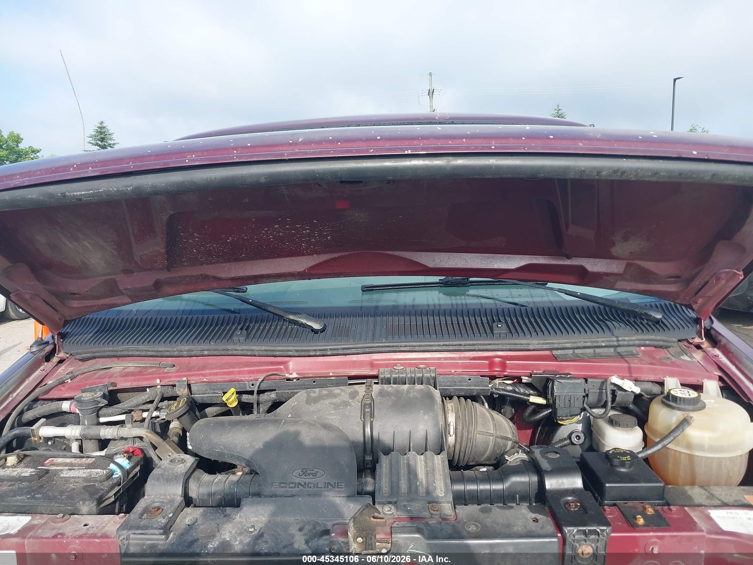 2004 Ford E-150 Recreational Red vin: 1FDRE14W14HA92025