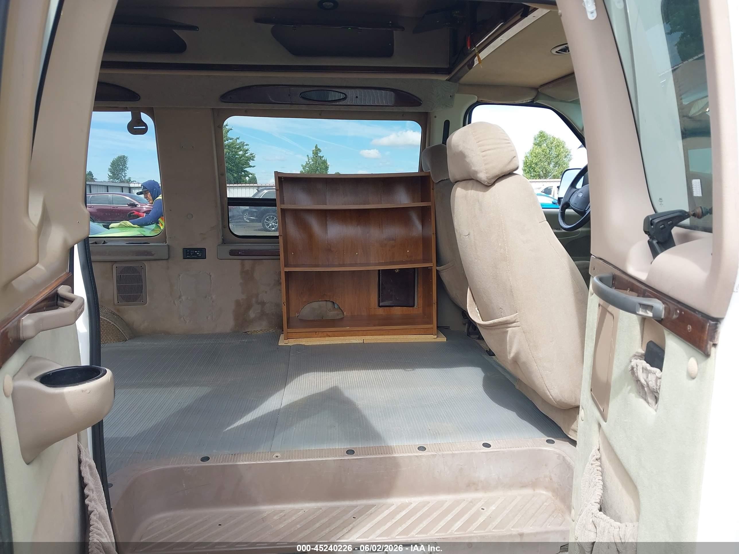 2003 Ford E-150 Recreational Белый vin: 1FDRE14W23HA31393