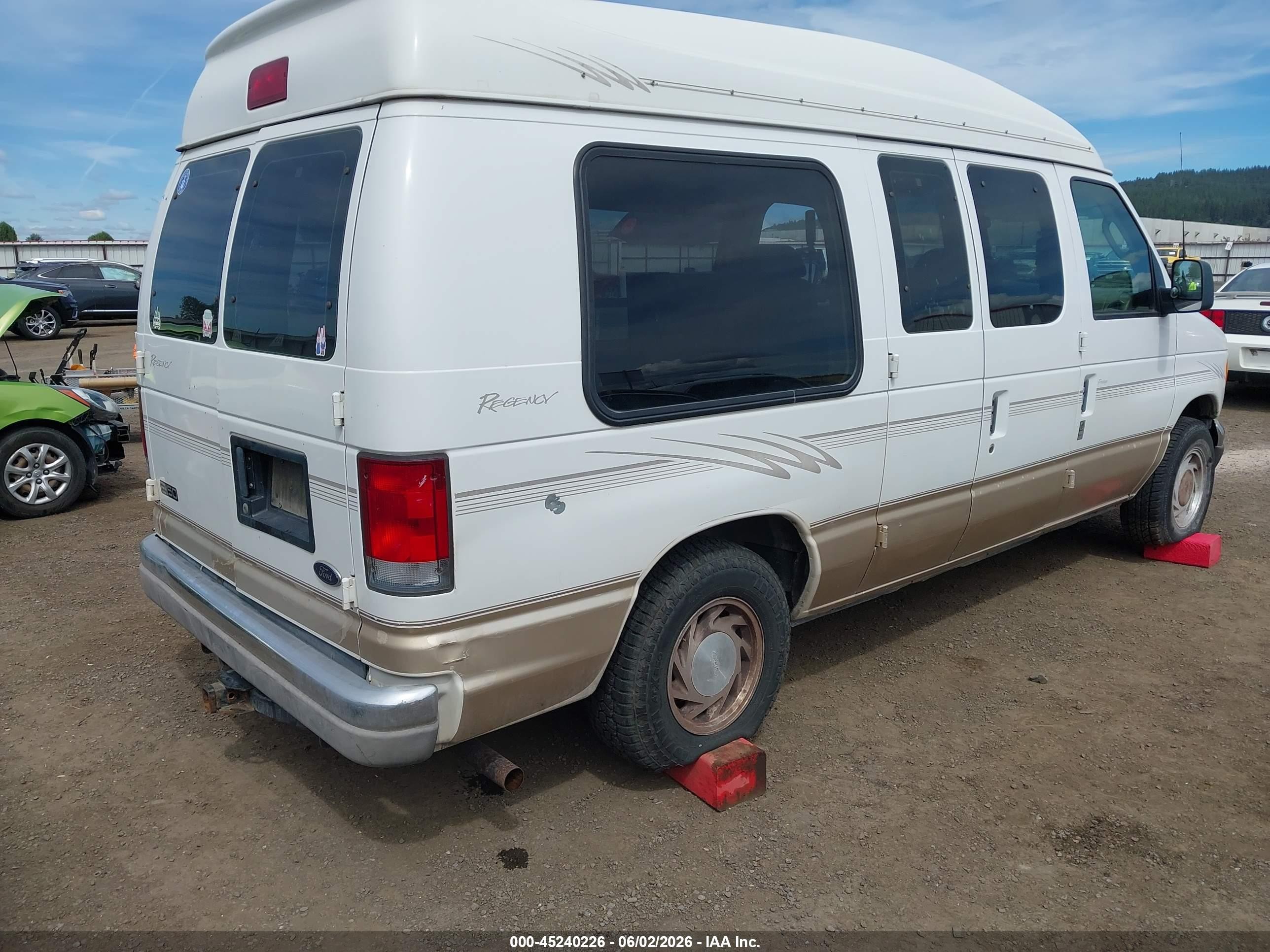2003 Ford E-150 Recreational Белый vin: 1FDRE14W23HA31393