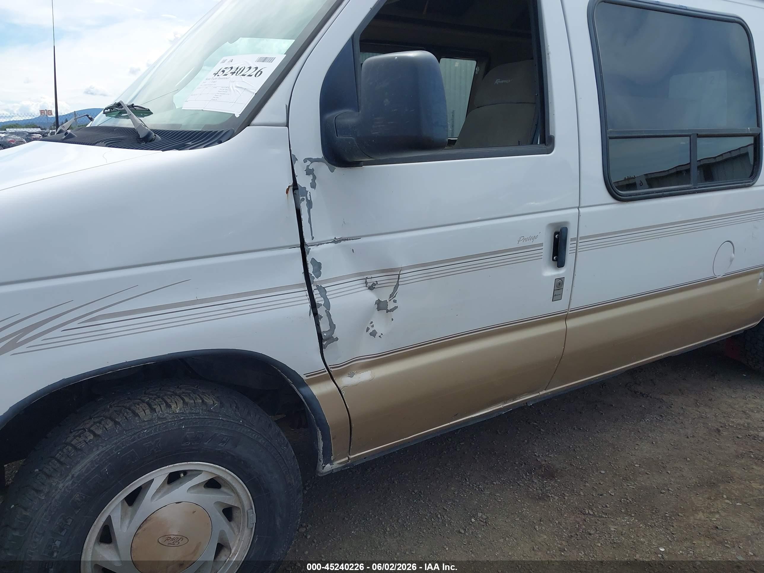 2003 Ford E-150 Recreational Белый vin: 1FDRE14W23HA31393