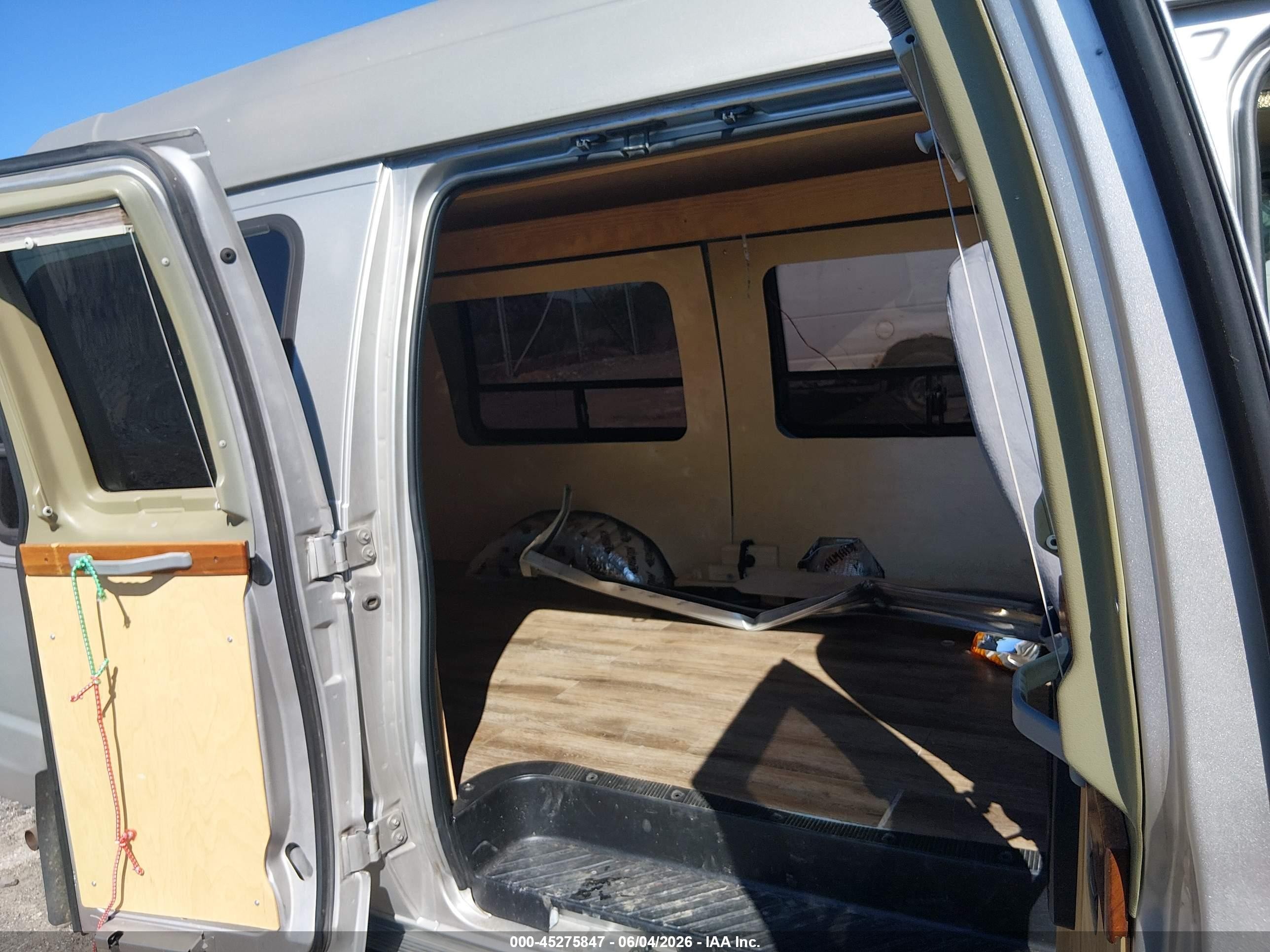 2003 Ford E-150 Recreational Brown vin: 1FDRE14W33HB65216