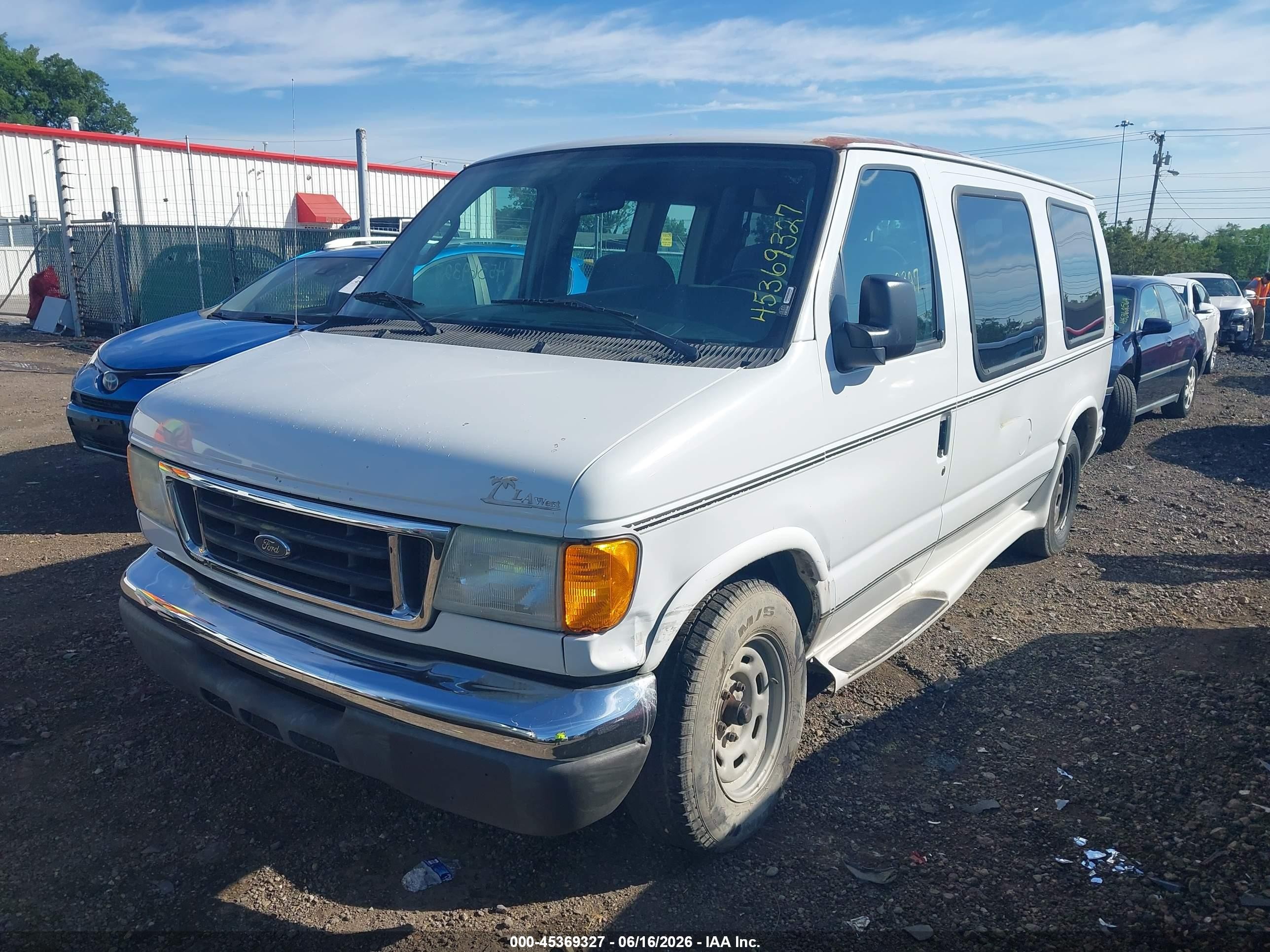 2004 Ford E-150 Recreational Белый vin: 1FDRE14W34HB42956