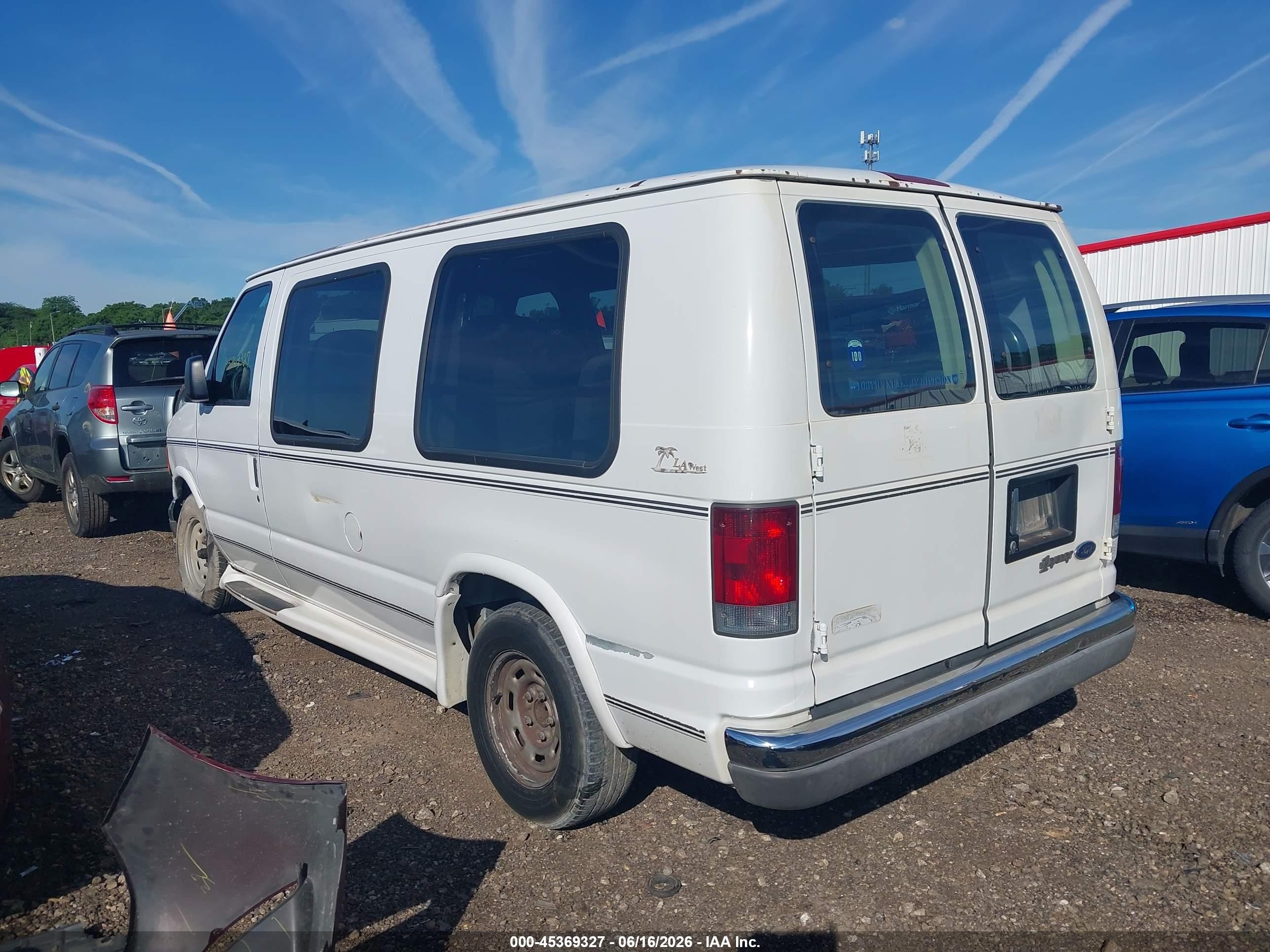 2004 Ford E-150 Recreational Белый vin: 1FDRE14W34HB42956
