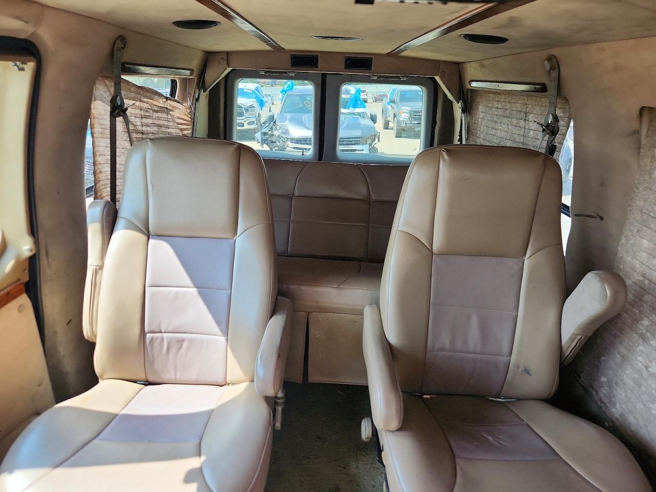 2003 Ford Econoline E150 Van Tan vin: 1FDRE14W53HB90439