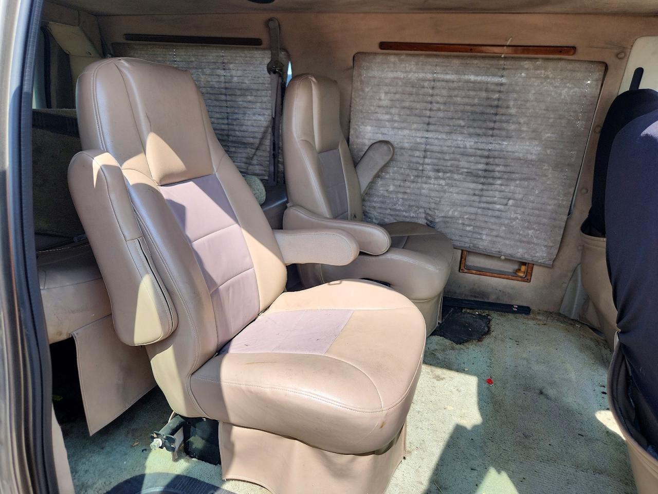 2003 Ford Econoline E150 Van Tan vin: 1FDRE14W53HB90439