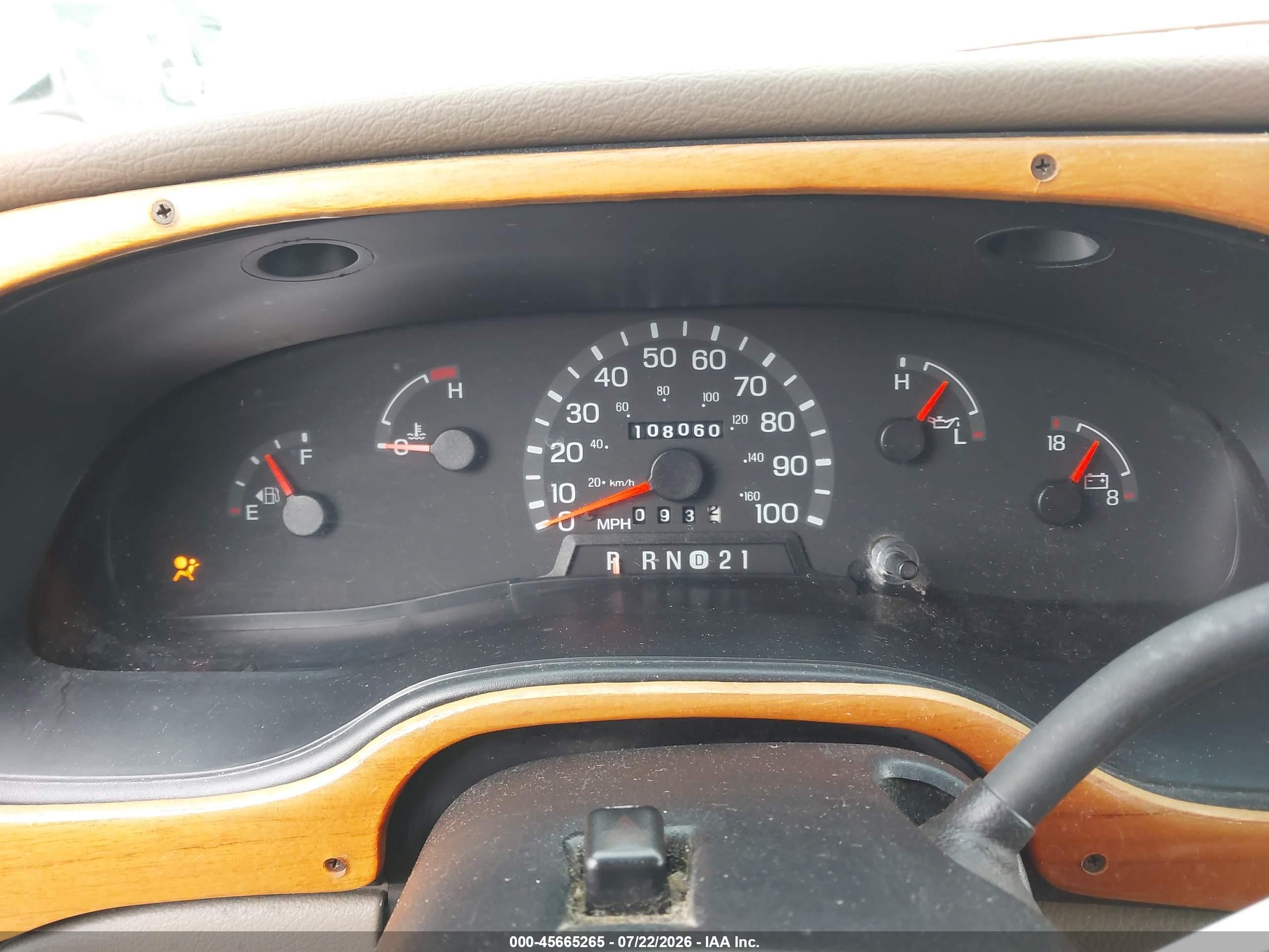 2000 Ford E-150 Recreational Red vin: 1FDRE14W5YHC03133