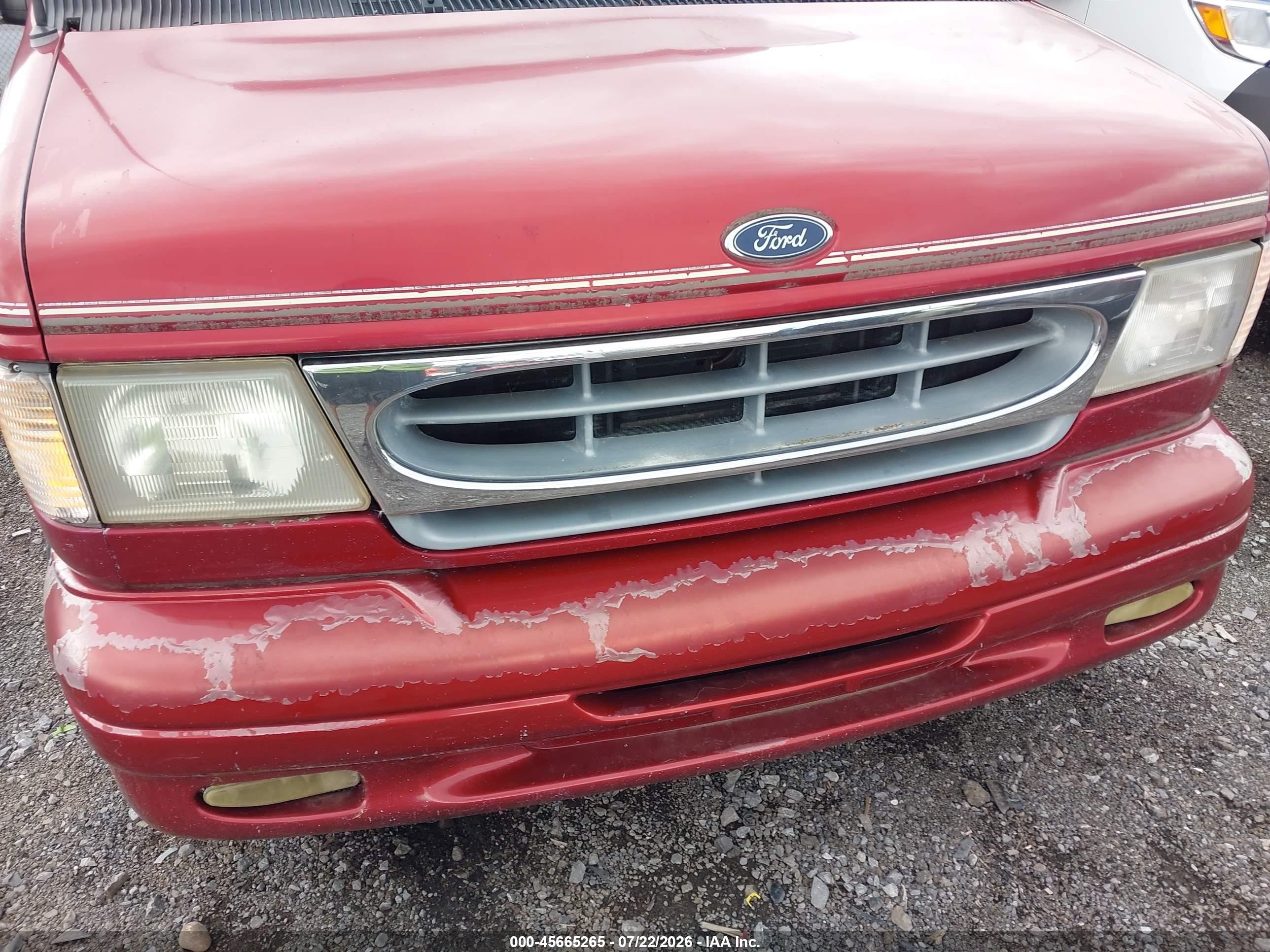 2000 Ford E-150 Recreational Red vin: 1FDRE14W5YHC03133