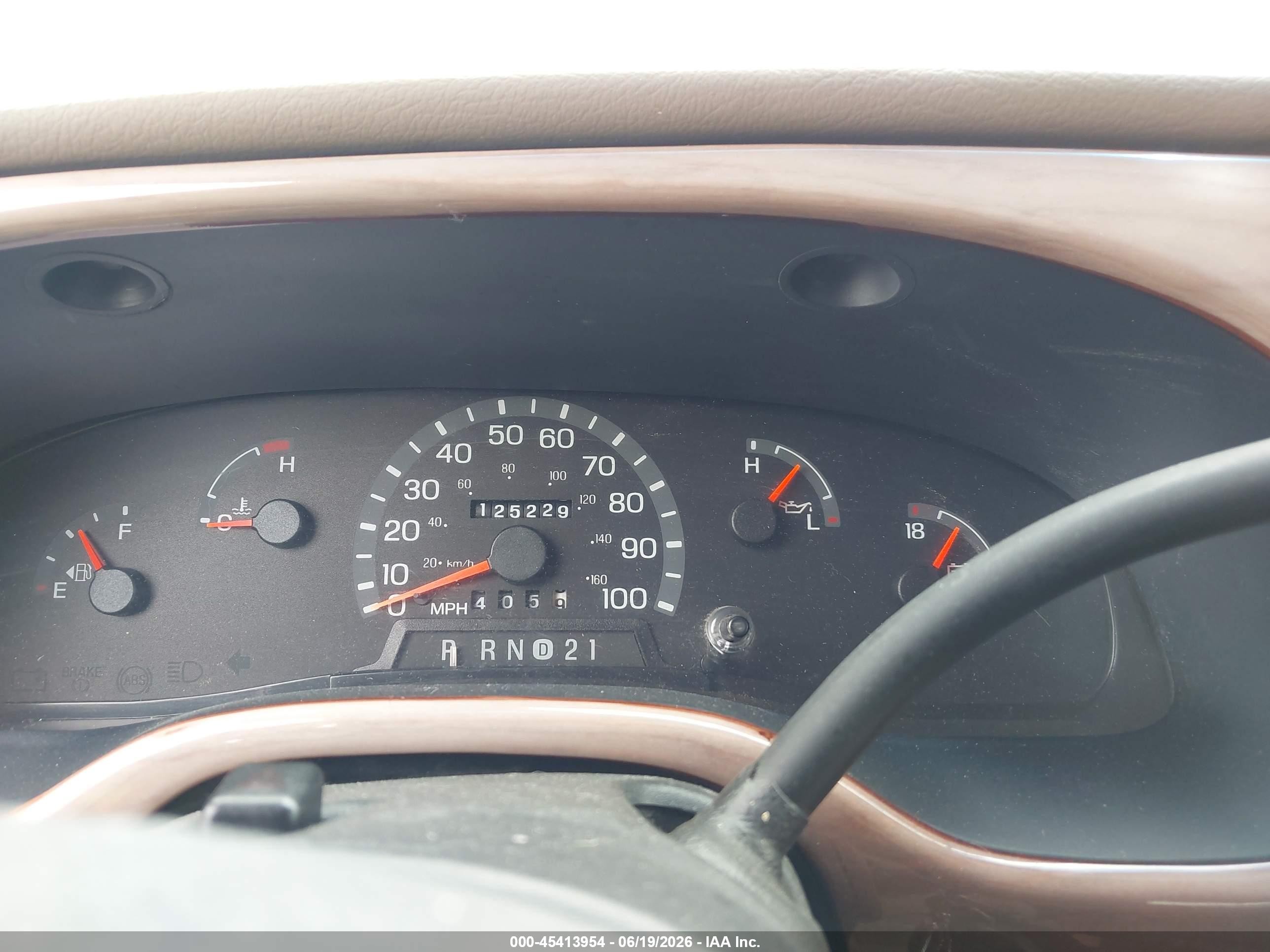 2002 Ford E-150 Commercial/recreational Gold vin: 1FDRE14WX2HB76633