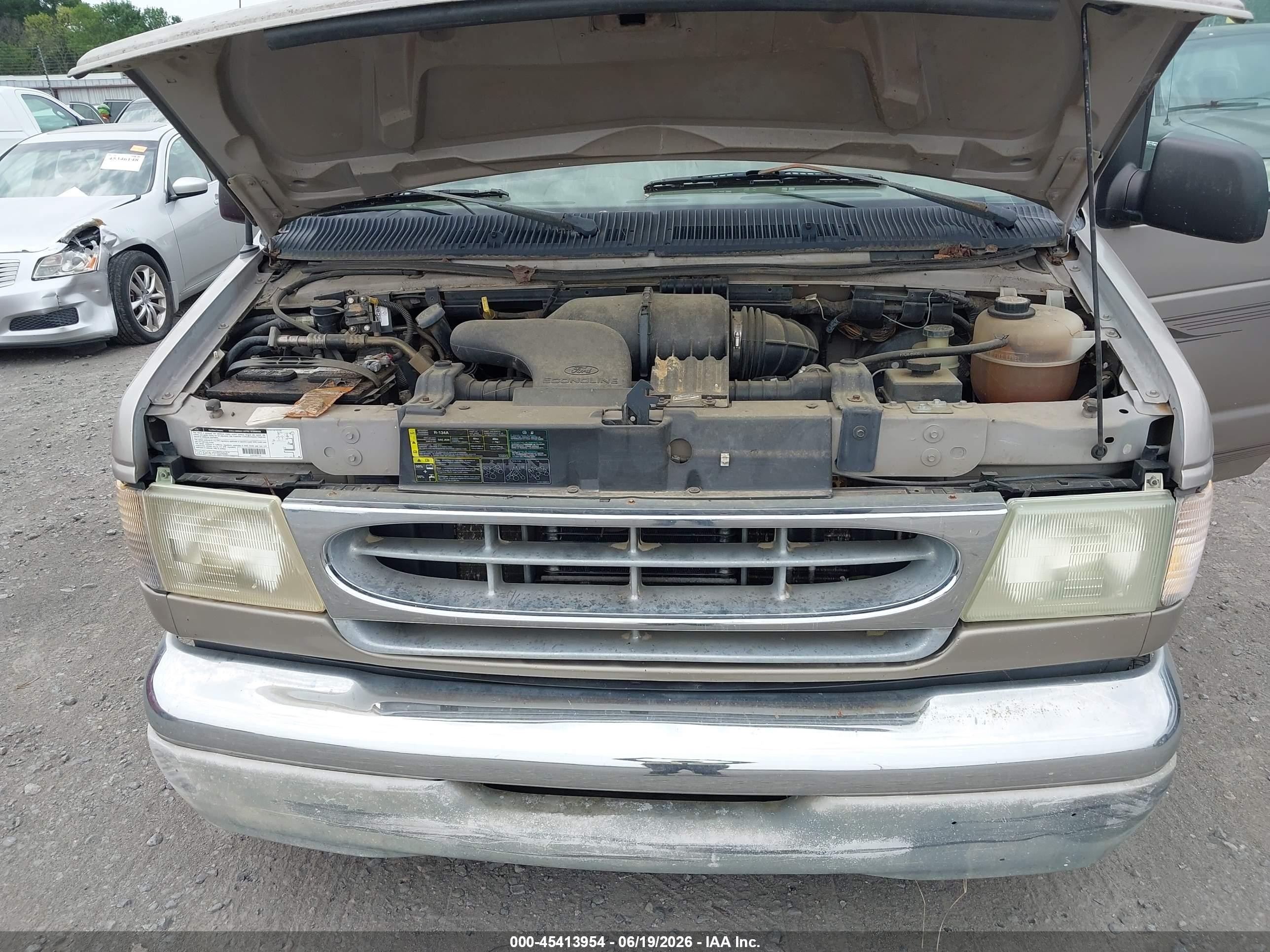 2002 Ford E-150 Commercial/recreational Gold vin: 1FDRE14WX2HB76633