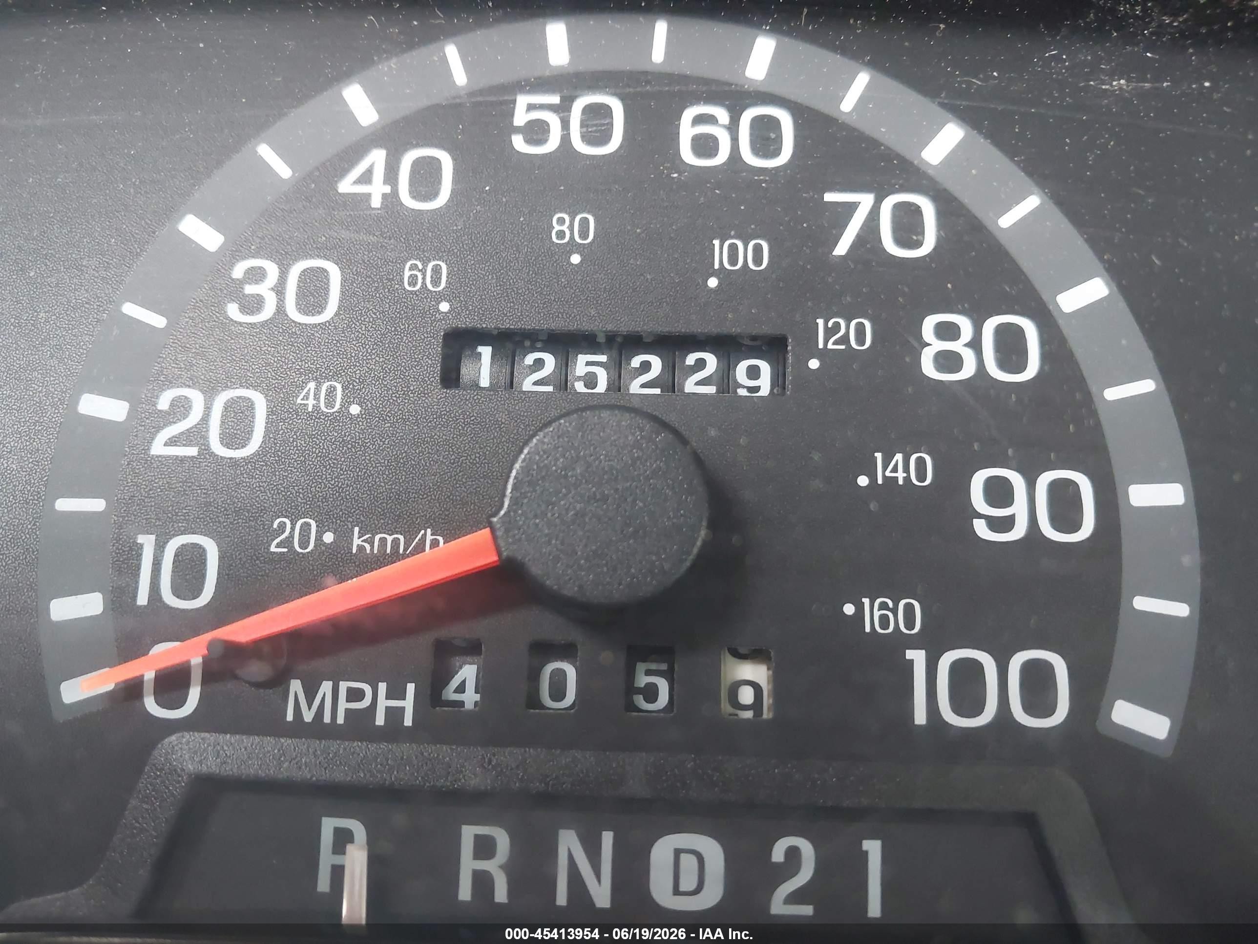 2002 Ford E-150 Commercial/recreational Gold vin: 1FDRE14WX2HB76633