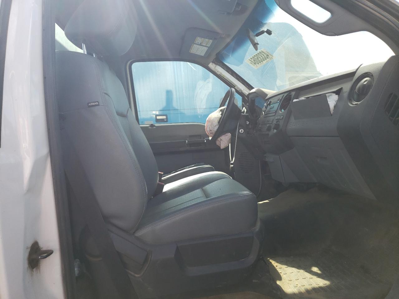 2016 Ford F350 Super Duty White vin: 1FDRF3G67GEC15448