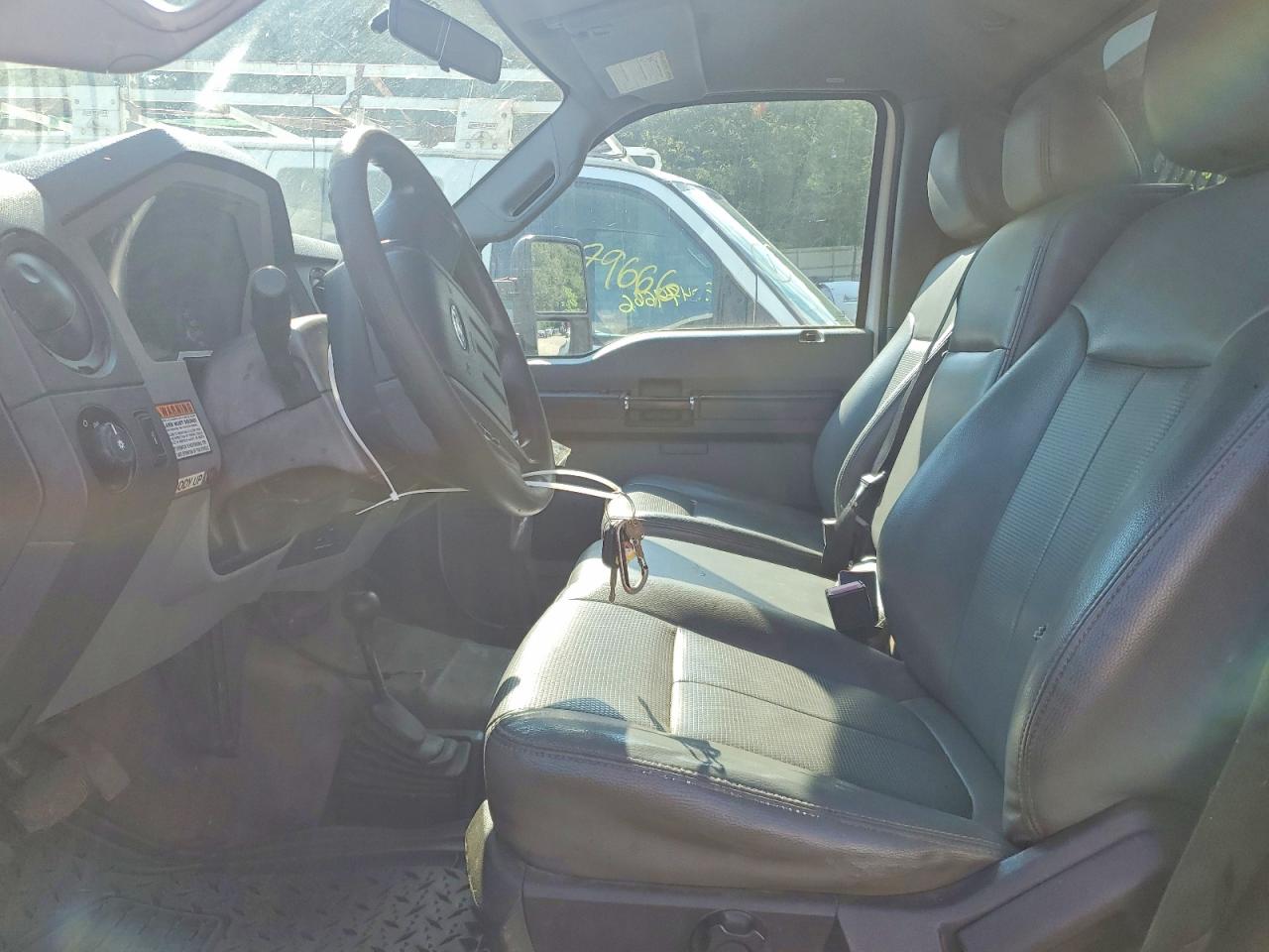 2012 Ford F350 Super Duty White vin: 1FDRF3H65CEC62518