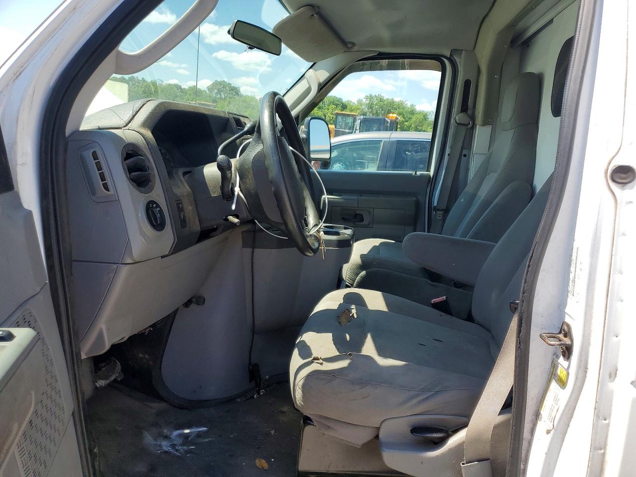 2011 Ford Econoline E350 Super Duty Cutaway Van White vin: 1FDSE3FL2BDB18314