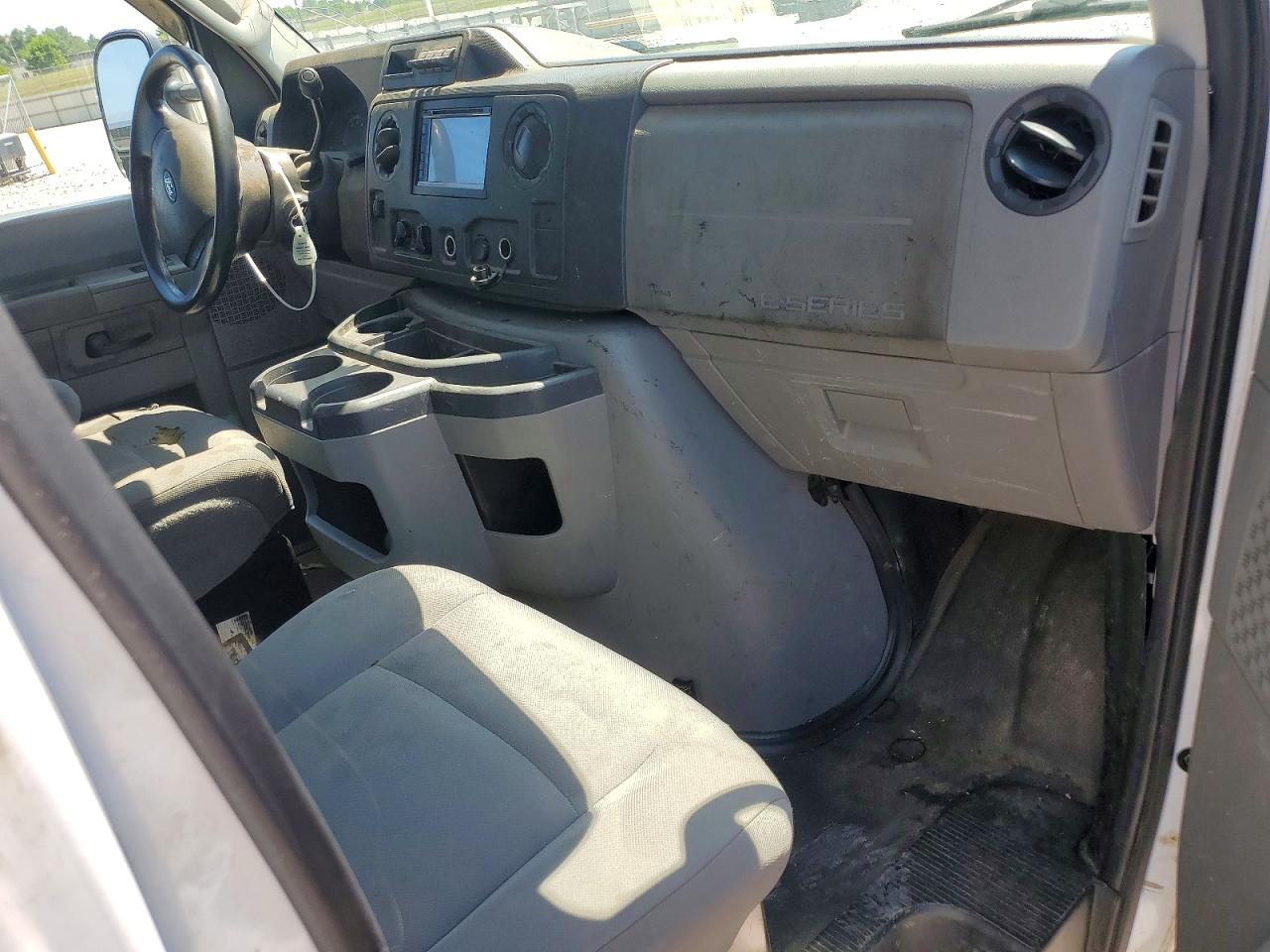 2011 Ford Econoline E350 Super Duty Cutaway Van White vin: 1FDSE3FL2BDB18314