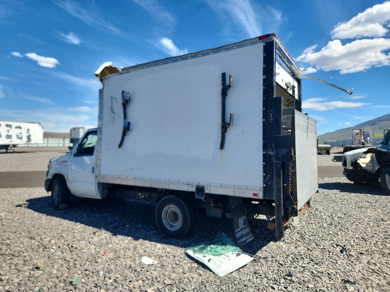 2012 Ford Econoline E350 Super Duty Cutaway Van White vin: 1FDSE3FL7CDB34462