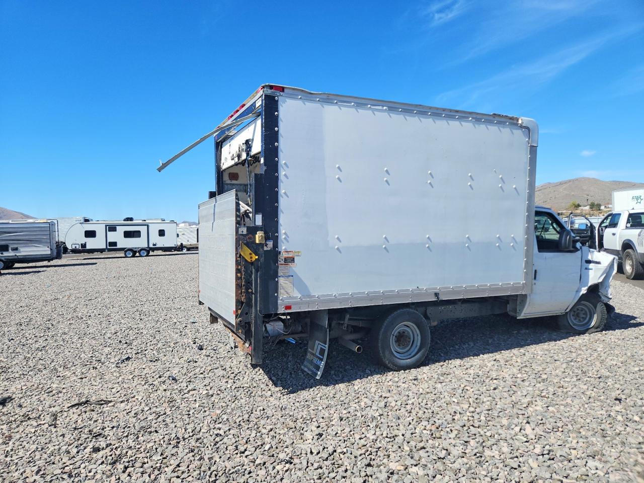 2012 Ford Econoline E350 Super Duty Cutaway Van White vin: 1FDSE3FL7CDB34462