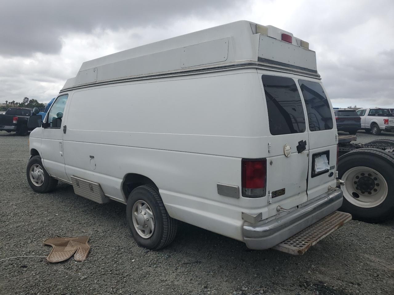 2001 Ford Econoline E350 Super Duty Van Белый vin: 1FDSS34FX1HB47119