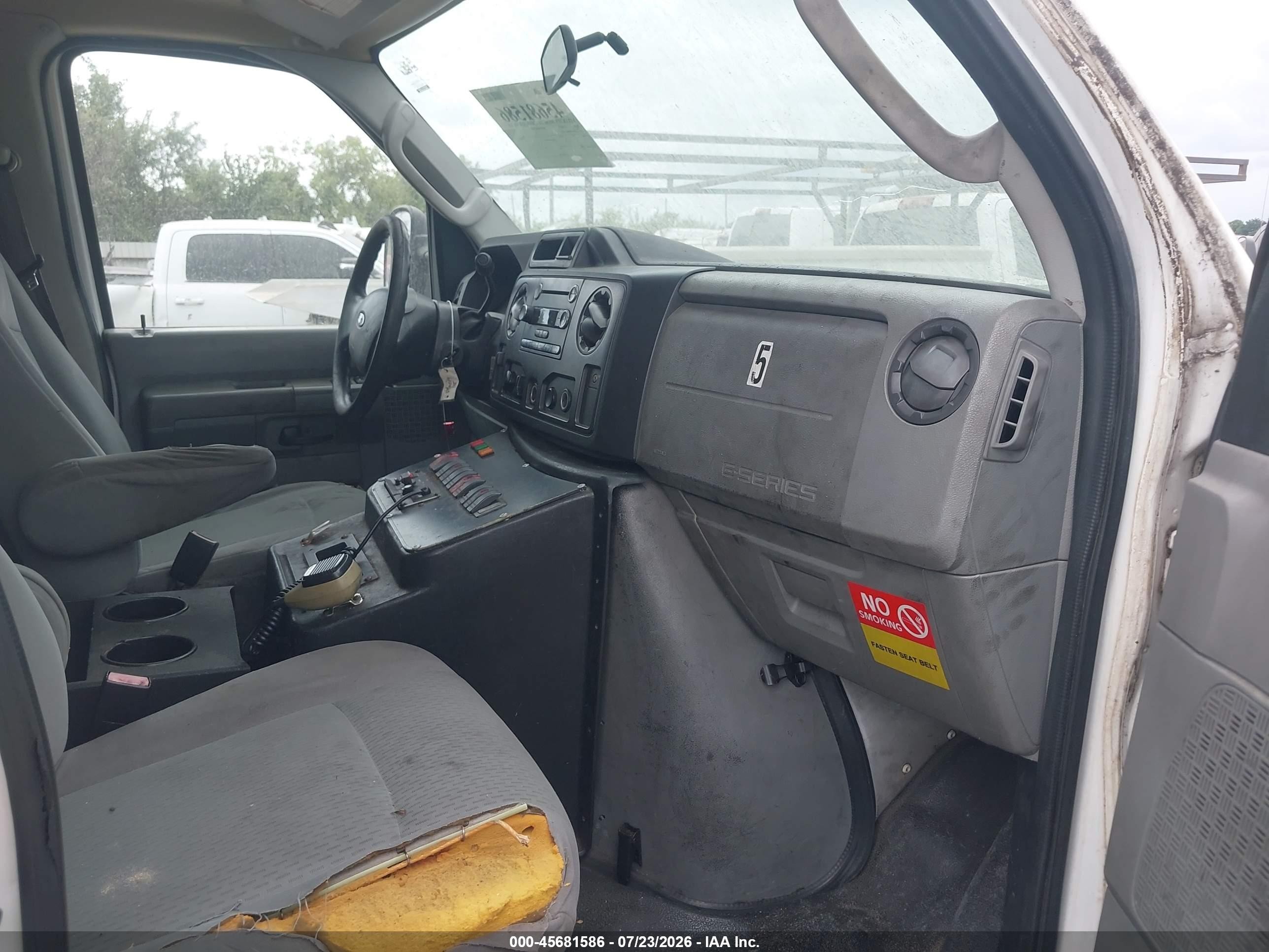 2009 Ford E-350 Super Duty Commercial Белый vin: 1FDSS34P99DA75177