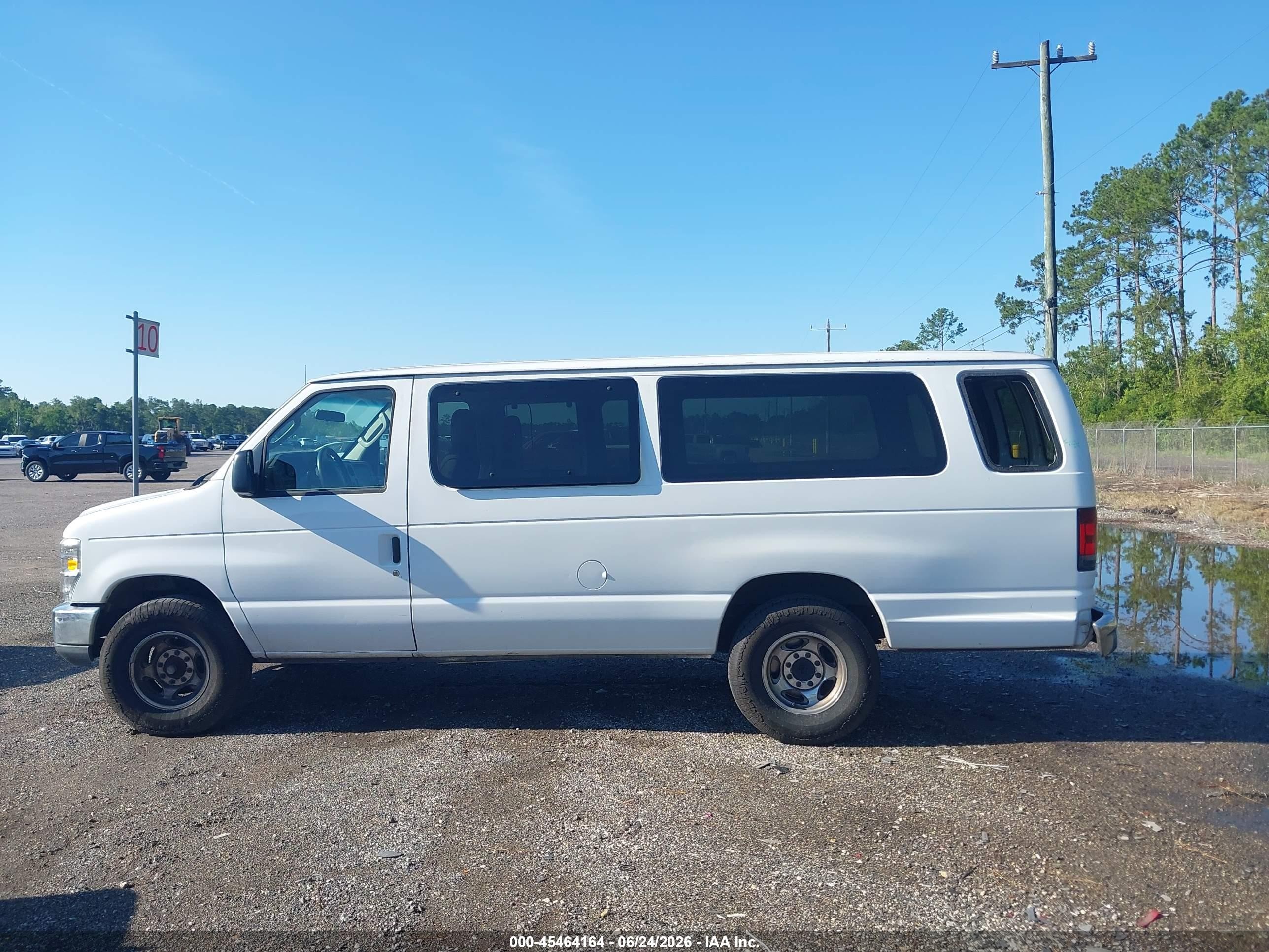 2013 Ford E-350 Super Duty Xlt White vin: 1FDSS3BL7DDA42137