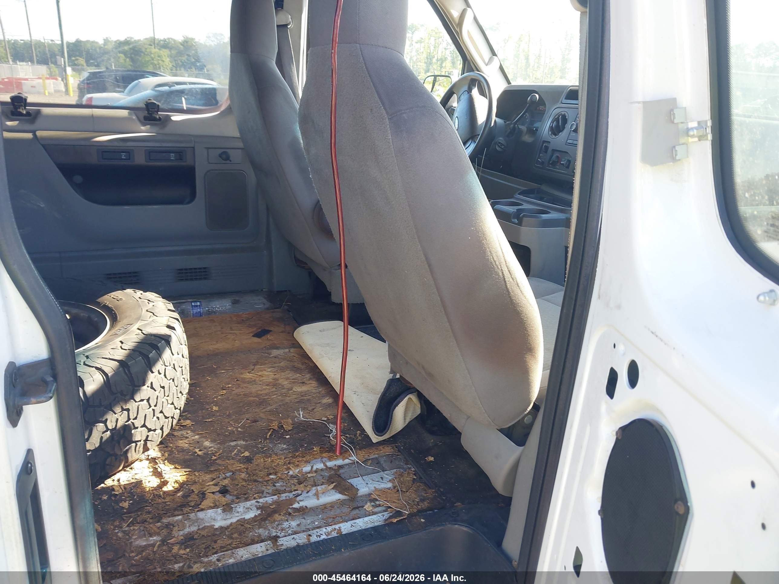 2013 Ford E-350 Super Duty Xlt White vin: 1FDSS3BL7DDA42137