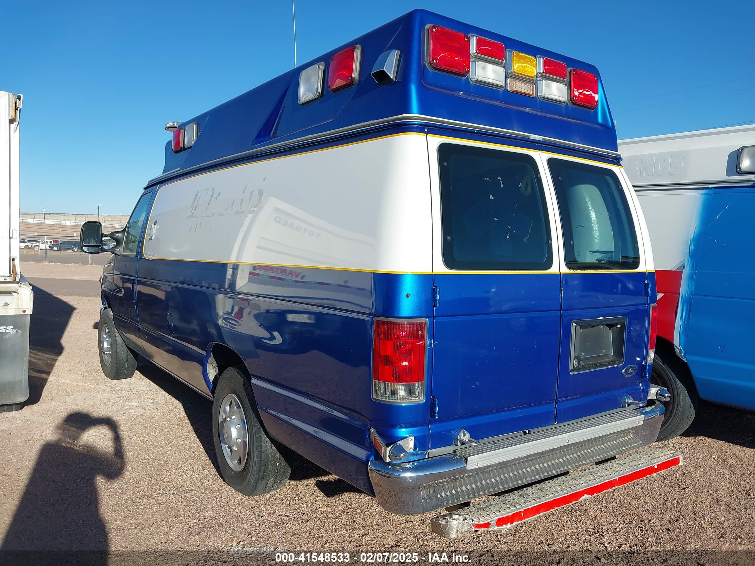 2014 Ford E-350 Super Duty Commercial Blue vin: 1FDSS3EL6EDB15012