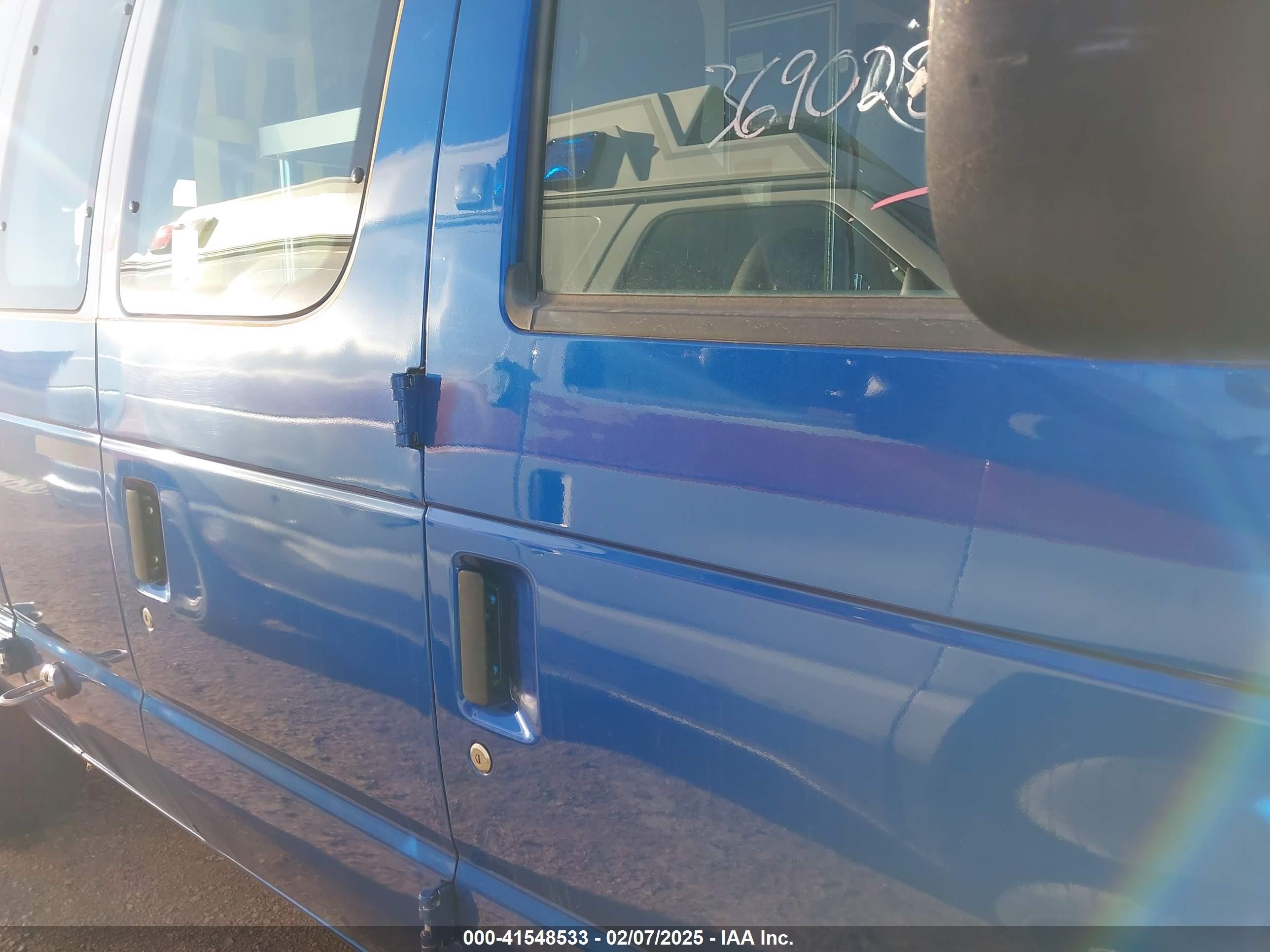 2014 Ford E-350 Super Duty Commercial Blue vin: 1FDSS3EL6EDB15012