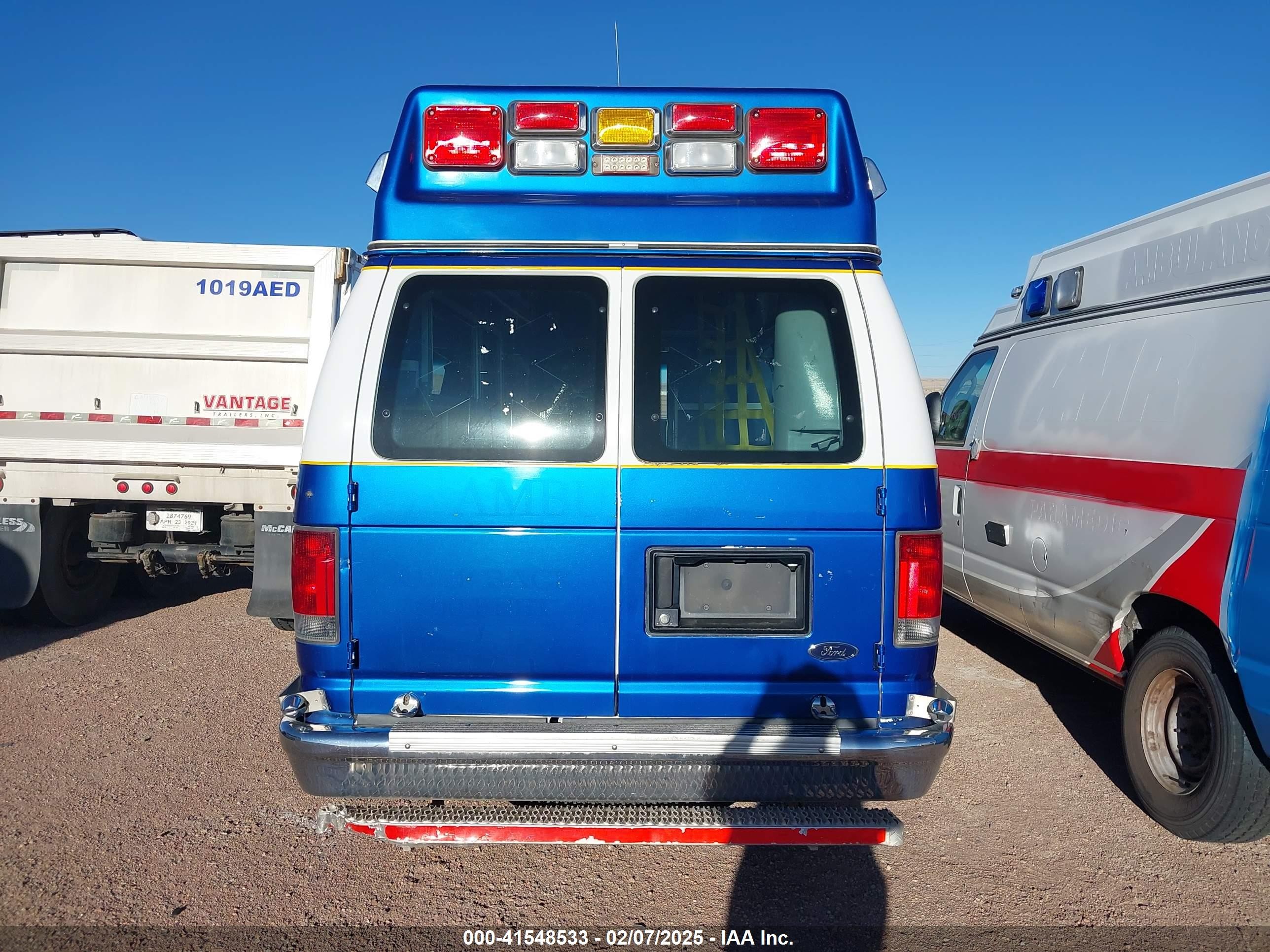 2014 Ford E-350 Super Duty Commercial Blue vin: 1FDSS3EL6EDB15012