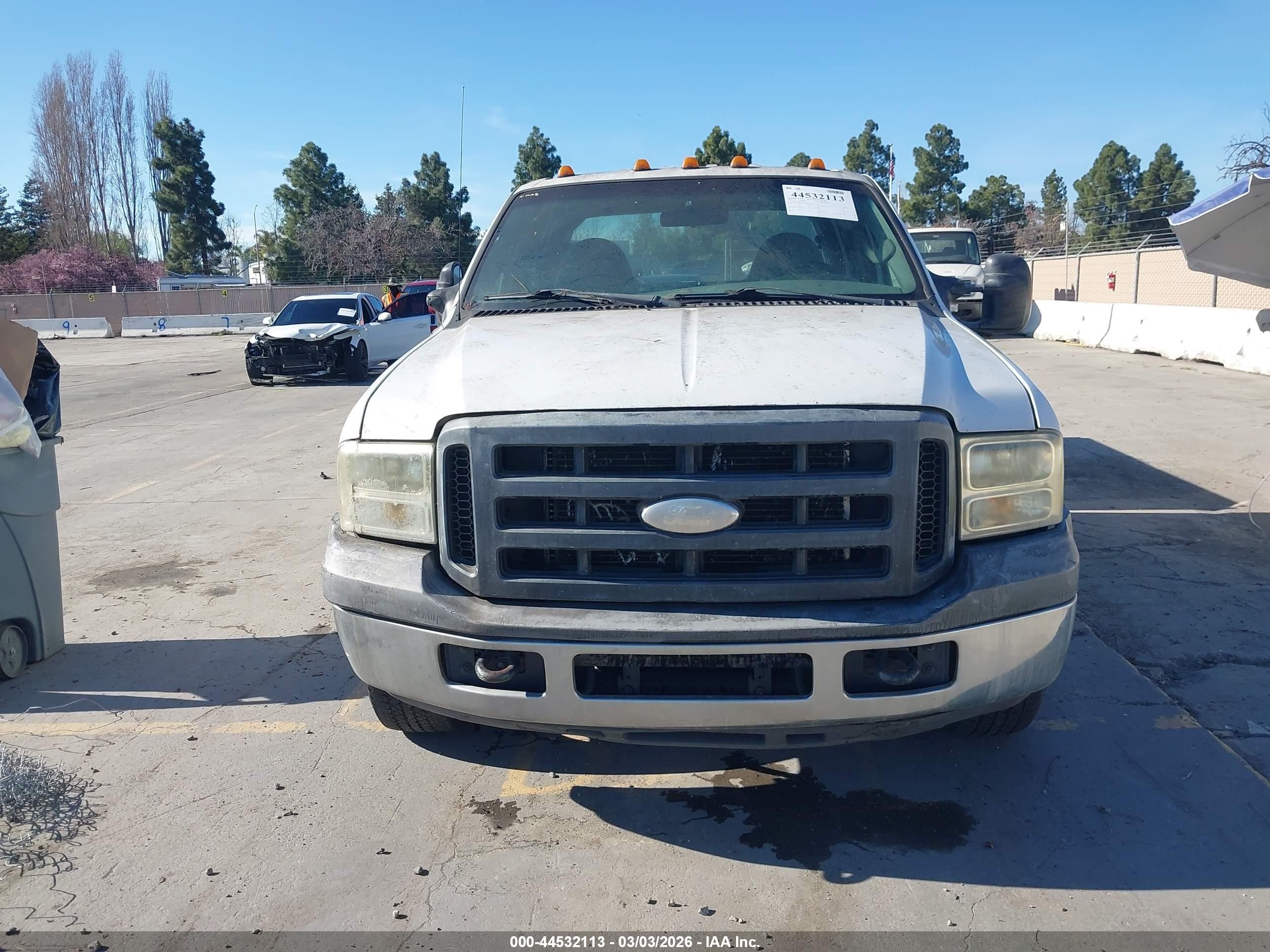 2006 Ford F-350 Chassis Lariat/xl/xlt White vin: 1FDSW34P76ED36218