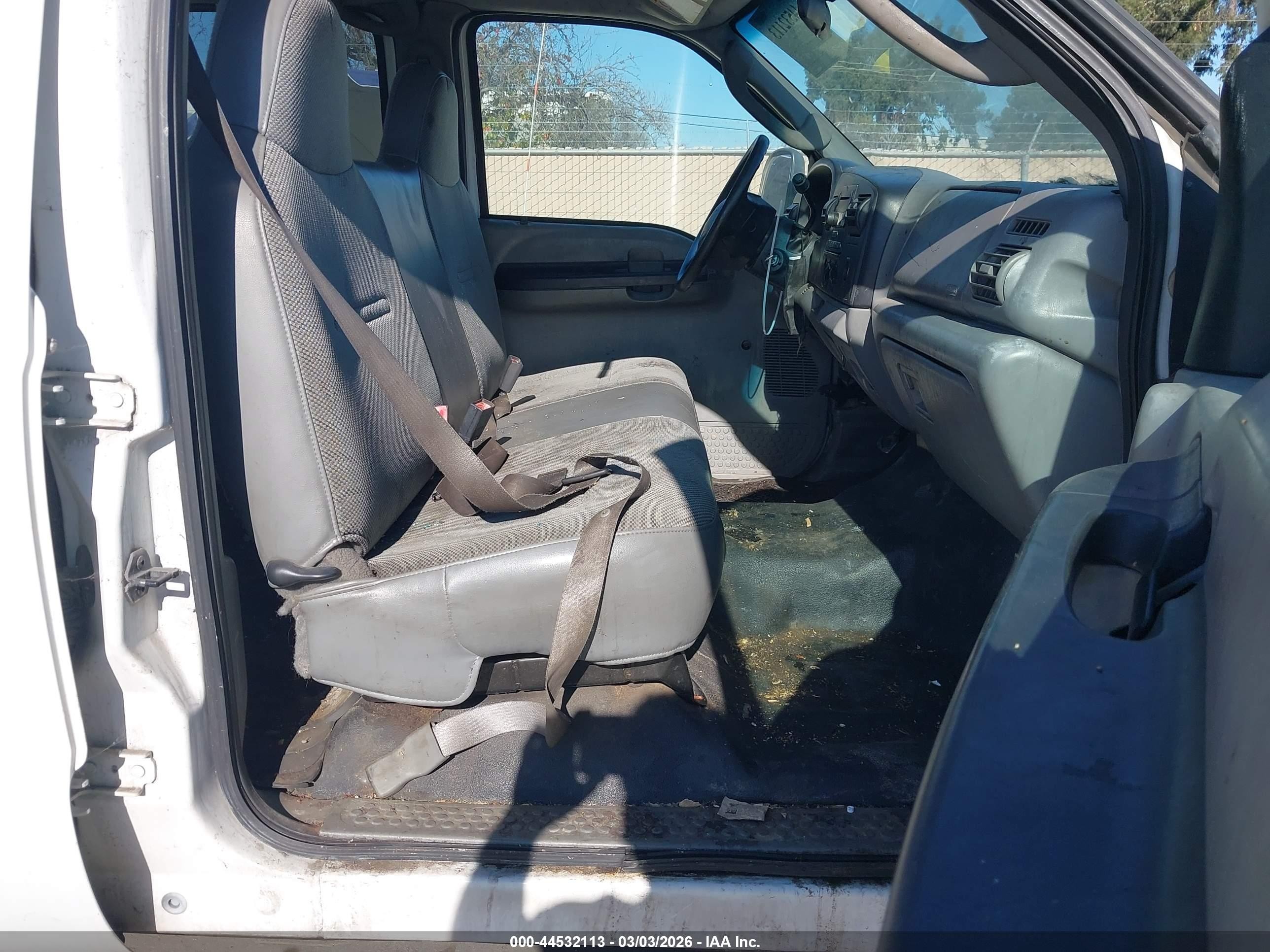 2006 Ford F-350 Chassis Lariat/xl/xlt White vin: 1FDSW34P76ED36218