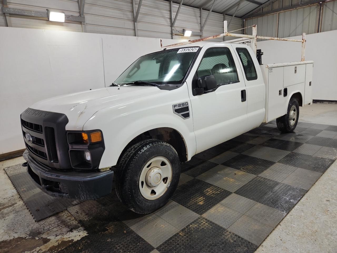 2008 Ford F250 Super Duty White vin: 1FDSX20578EB98629 Damage: Left Front Fender, Heavy Scratch, 1 To 2 Inches