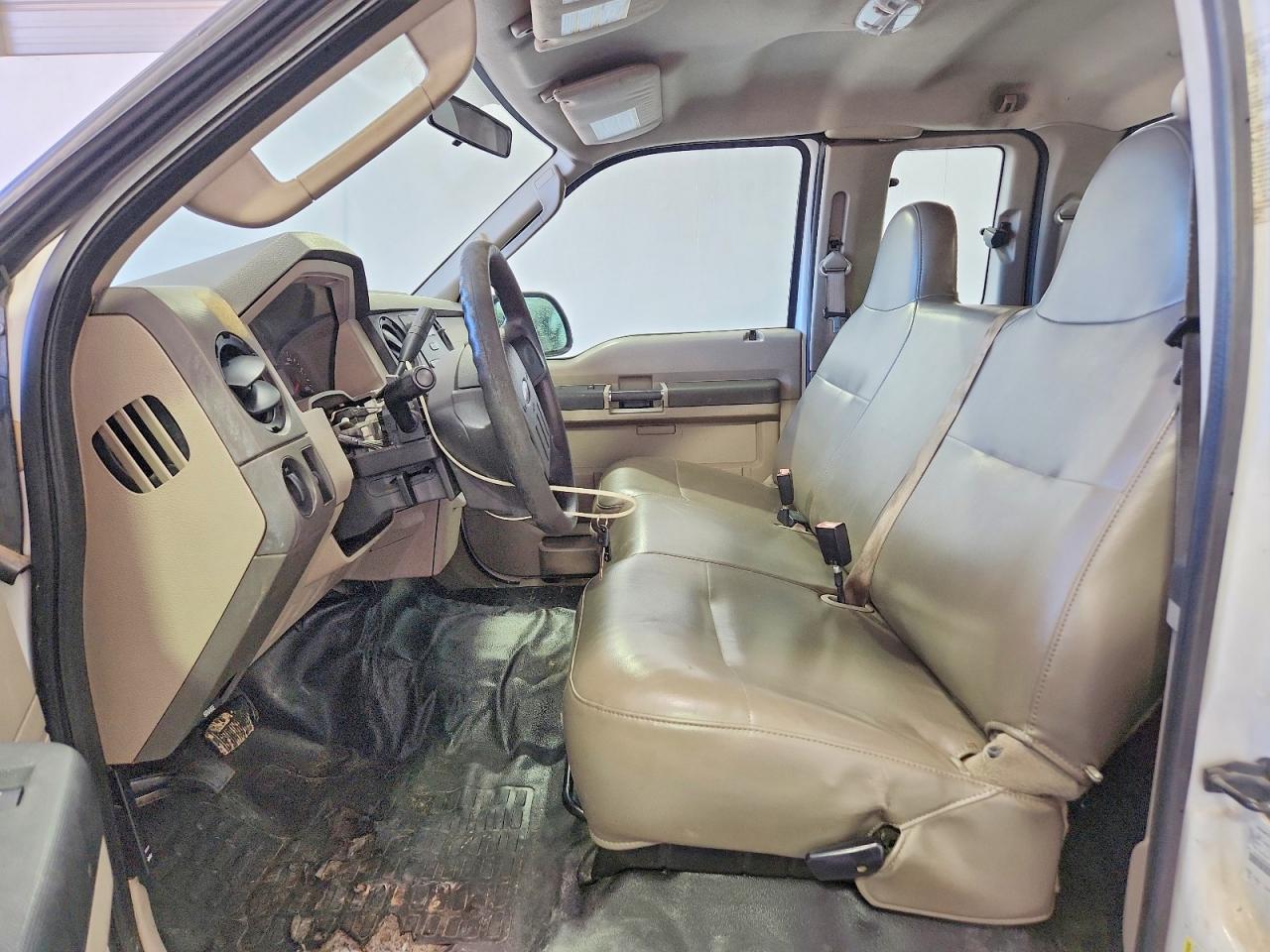 2008 Ford F250 Super Duty White vin: 1FDSX20578EB98629