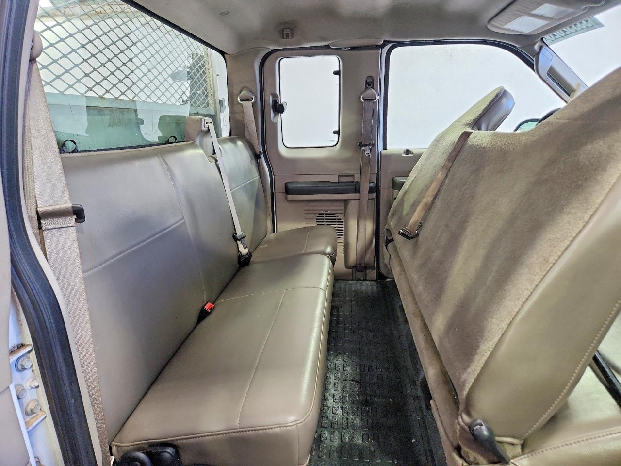 2008 Ford F250 Super Duty White vin: 1FDSX20578EB98629