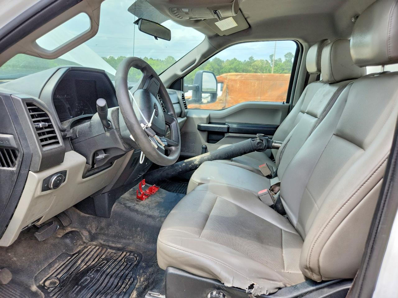 2018 Ford F550 Super Duty White vin: 1FDUF5GT9JDA00453