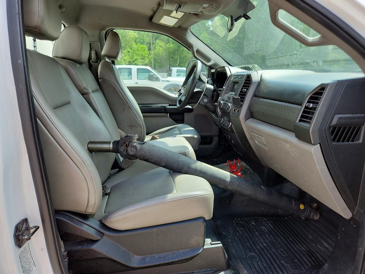 2018 Ford F550 Super Duty White vin: 1FDUF5GT9JDA00453