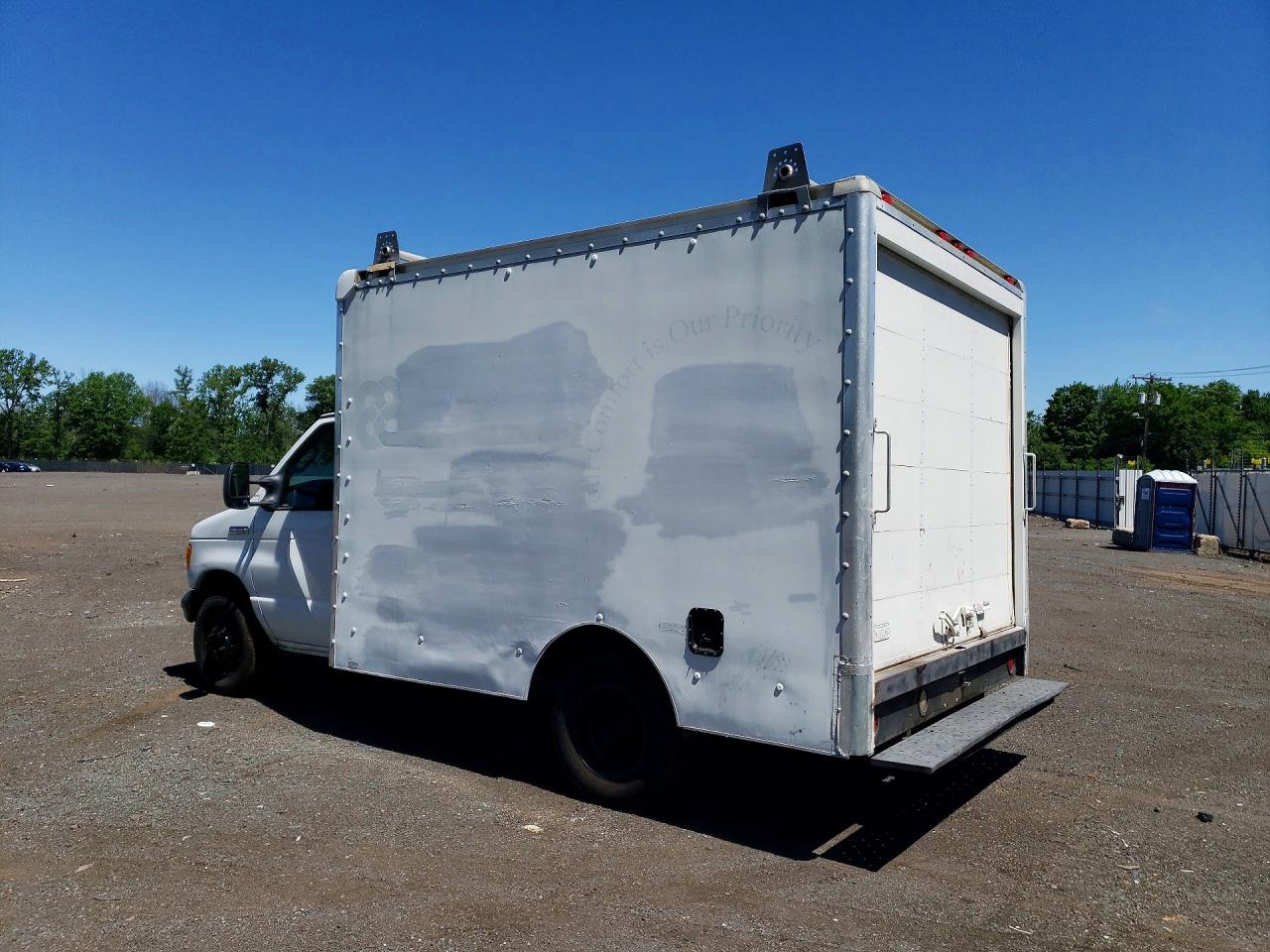 2006 Ford Econoline E350 Super Duty Cutaway Van Белый vin: 1FDWE35L86HB20554