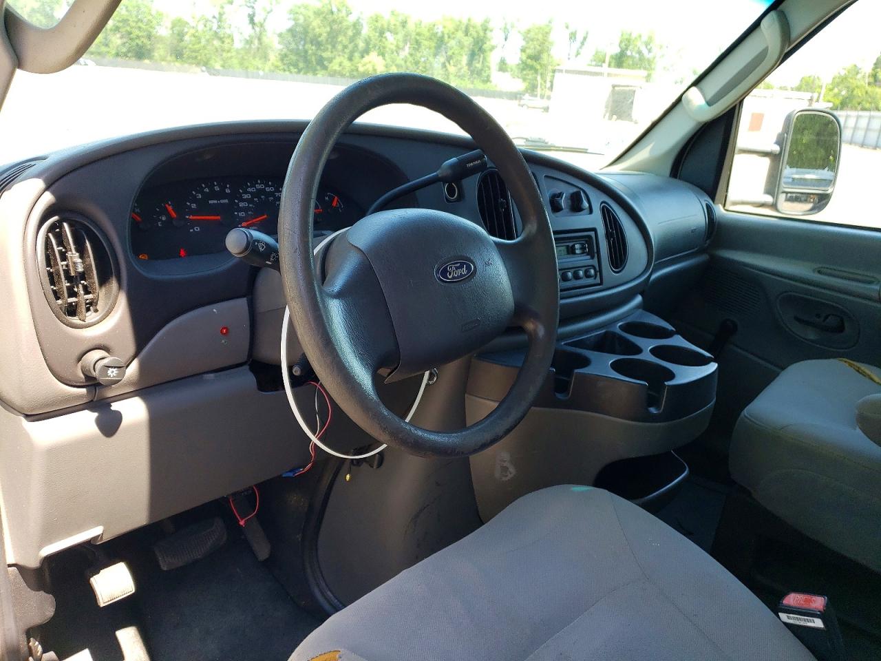 2006 Ford Econoline E350 Super Duty Cutaway Van Белый vin: 1FDWE35L86HB20554